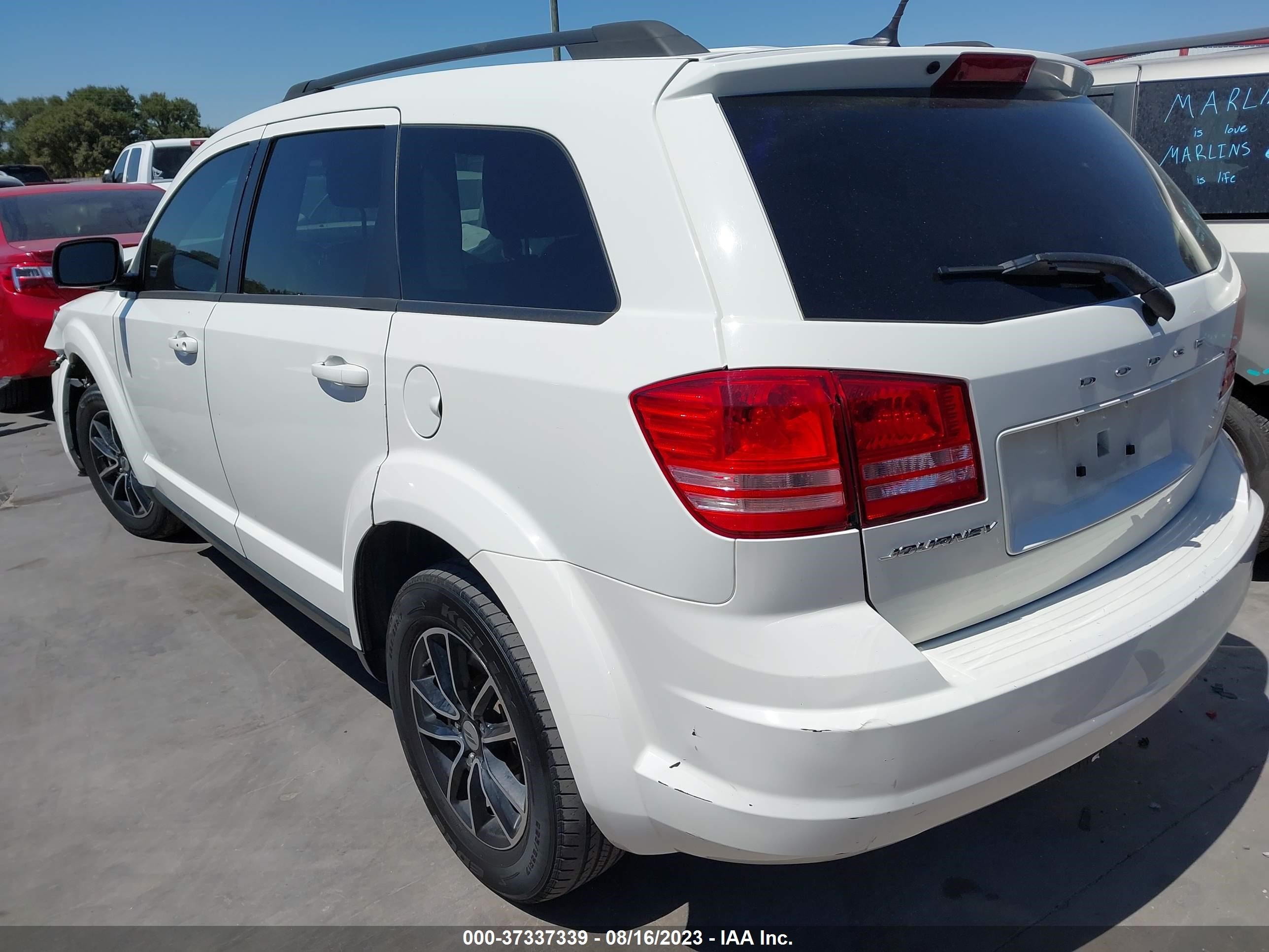 Photo 2 VIN: 3C4PDCAB2JT288449 - DODGE JOURNEY 