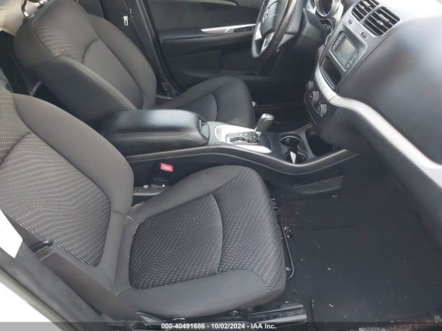 Photo 4 VIN: 3C4PDCAB2JT383450 - DODGE JOURNEY 