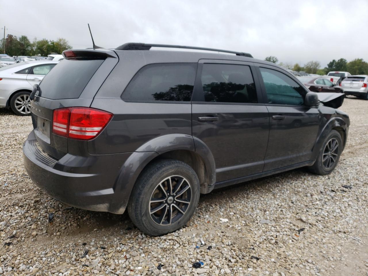 Photo 2 VIN: 3C4PDCAB2JT490899 - DODGE JOURNEY SE 