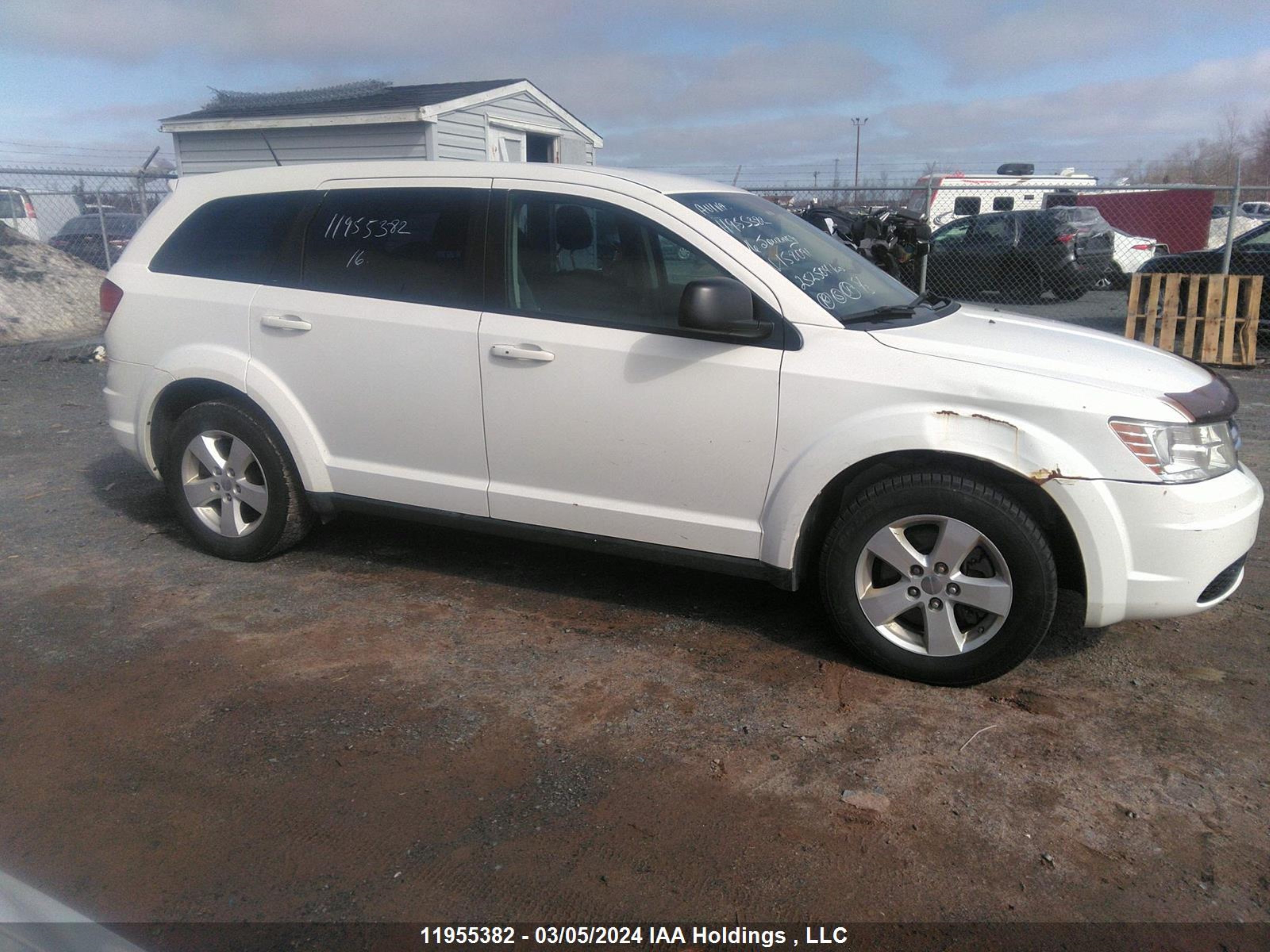 Photo 13 VIN: 3C4PDCAB3GT158091 - DODGE JOURNEY 