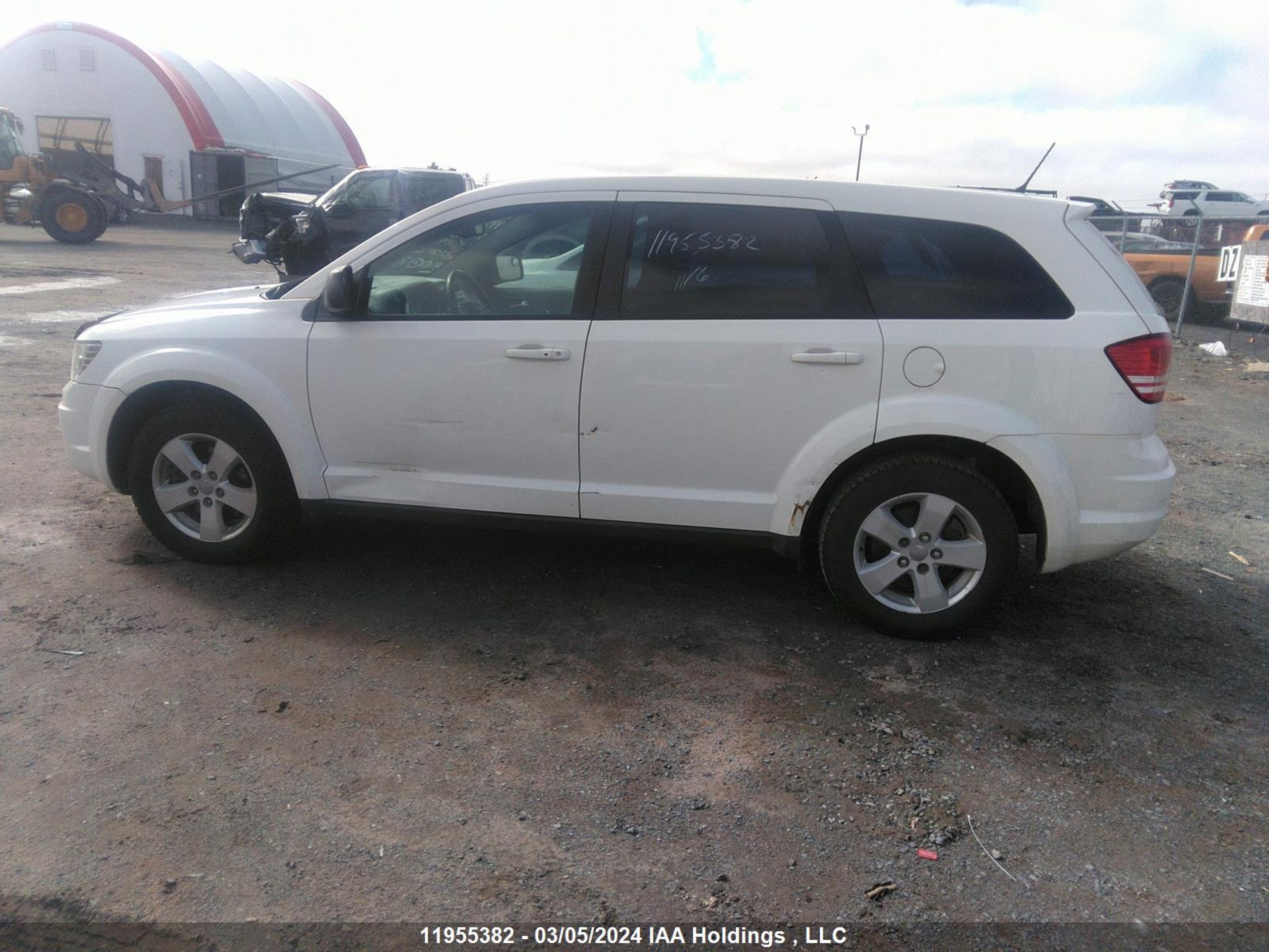 Photo 14 VIN: 3C4PDCAB3GT158091 - DODGE JOURNEY 