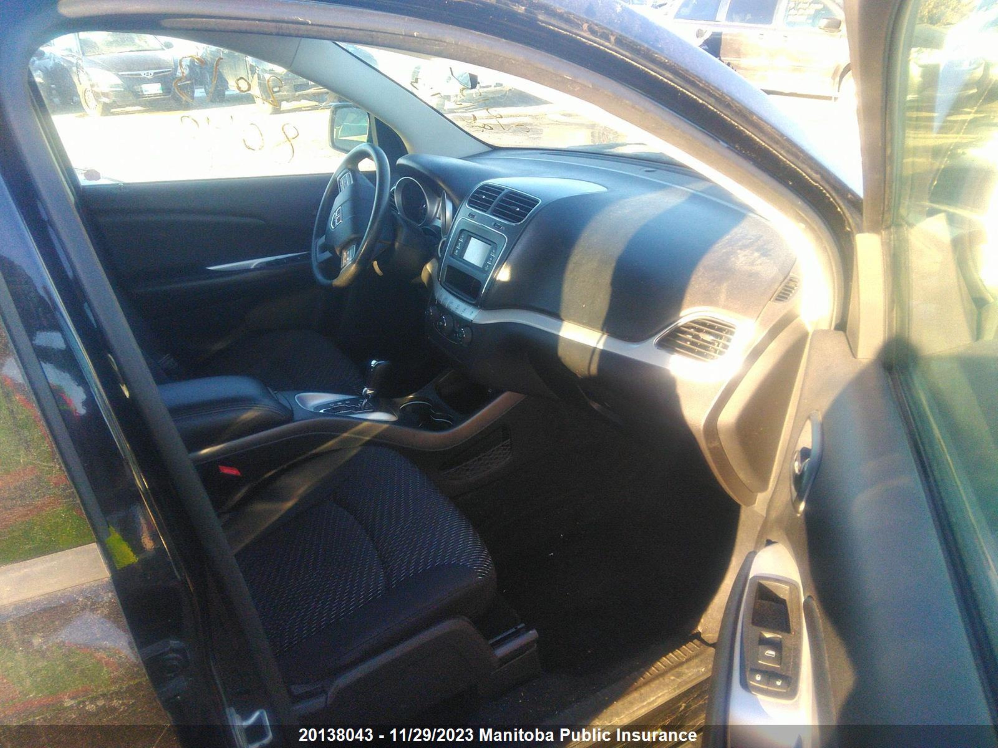 Photo 4 VIN: 3C4PDCAB3GT177515 - DODGE JOURNEY 