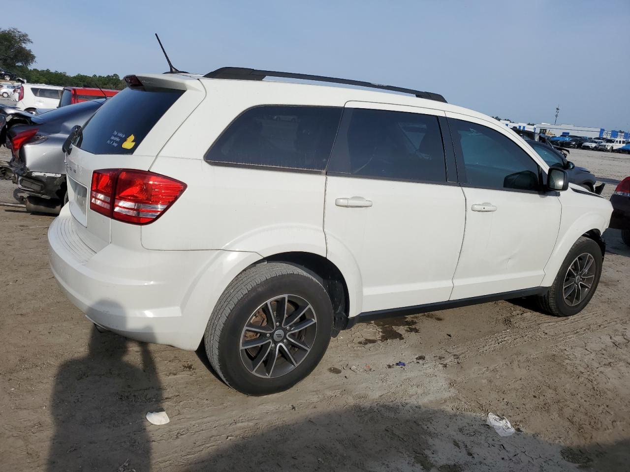 Photo 2 VIN: 3C4PDCAB3JT295765 - DODGE JOURNEY 