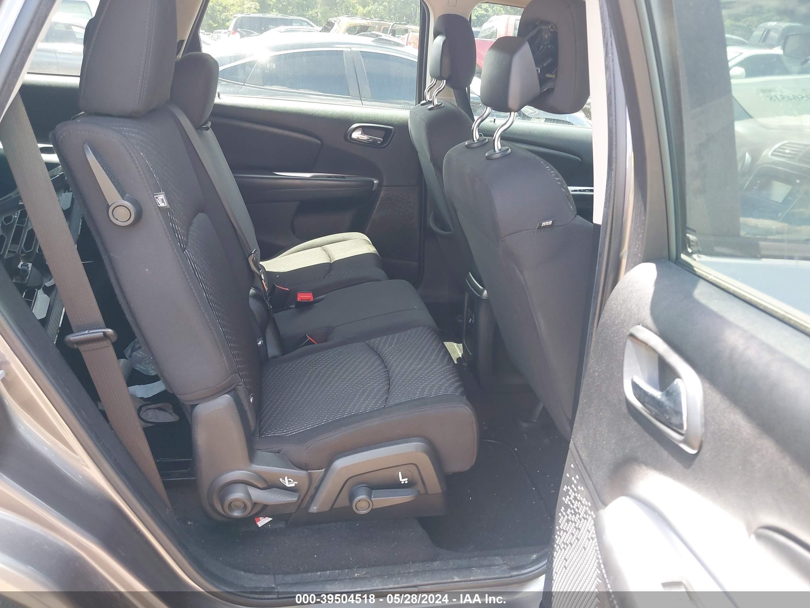 Photo 7 VIN: 3C4PDCAB4DT733049 - DODGE JOURNEY 