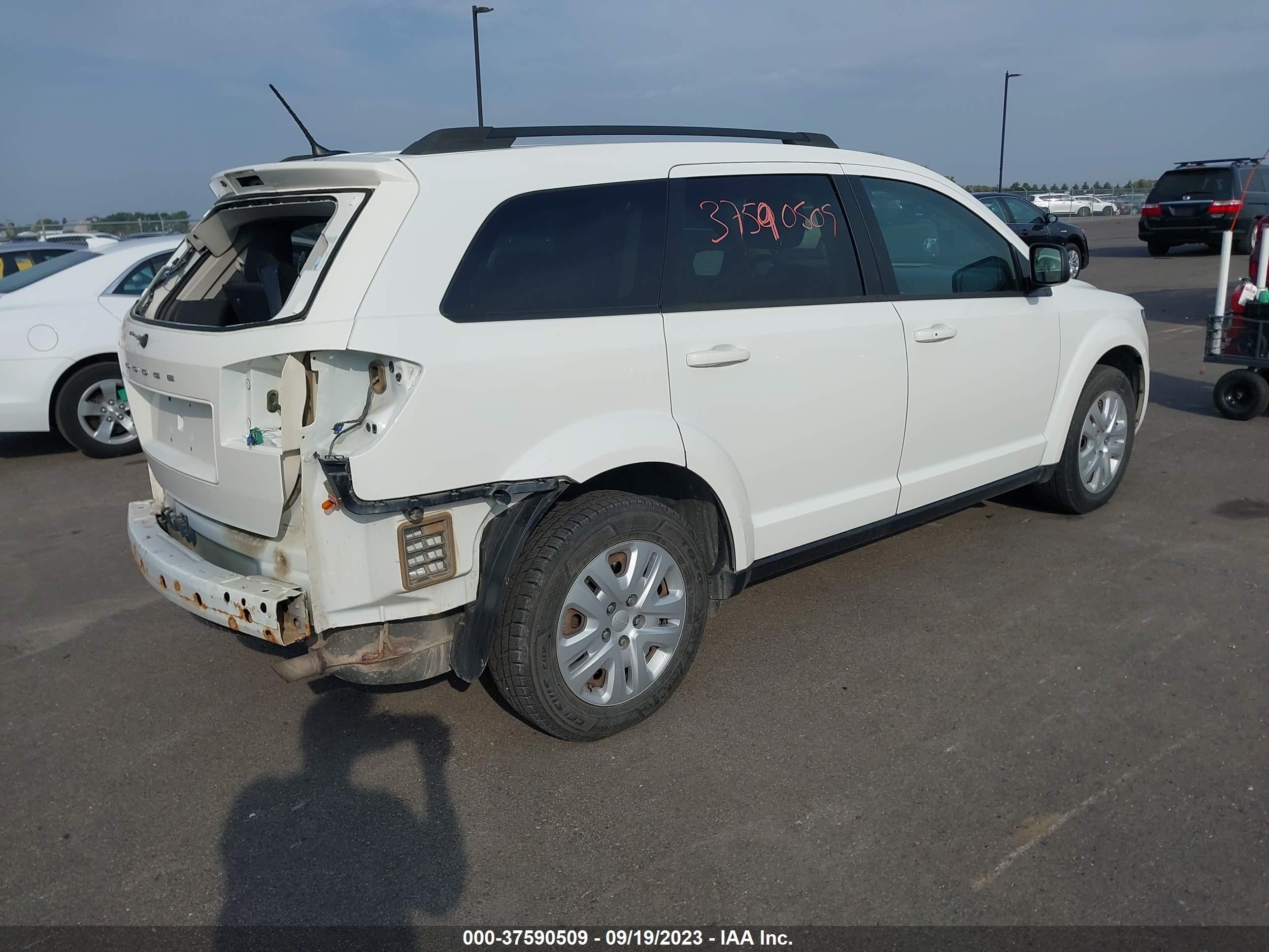 Photo 3 VIN: 3C4PDCAB4ET284408 - DODGE JOURNEY 