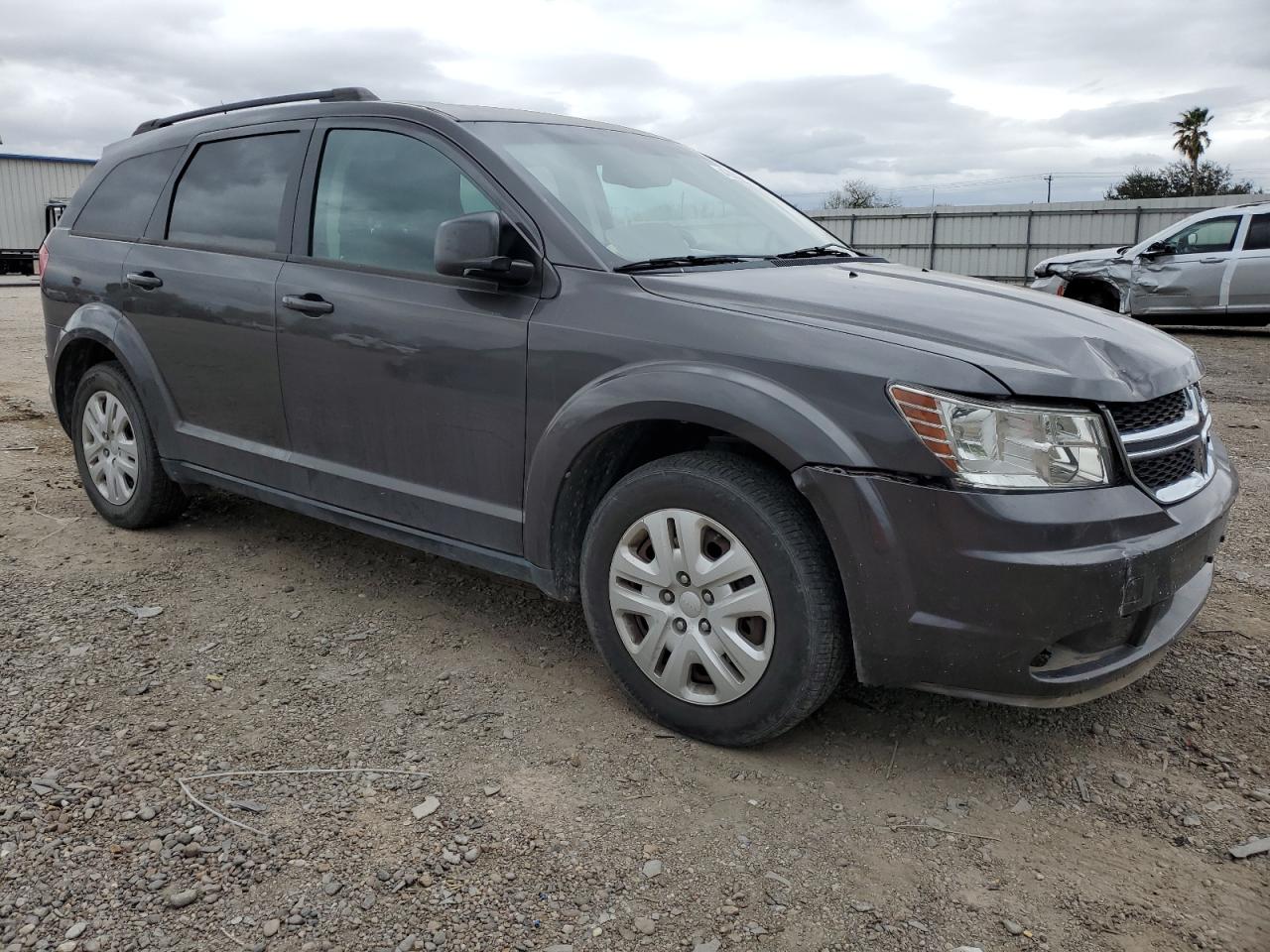 Photo 3 VIN: 3C4PDCAB4GT132678 - DODGE JOURNEY 