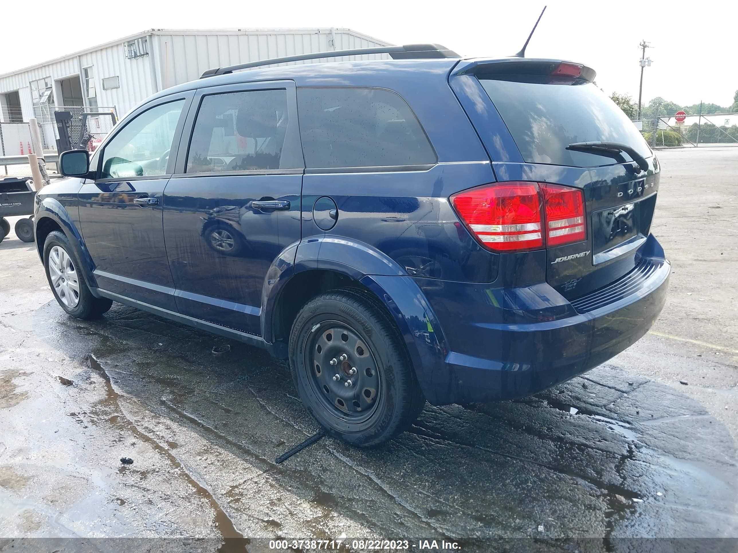 Photo 2 VIN: 3C4PDCAB4JT235980 - DODGE JOURNEY 