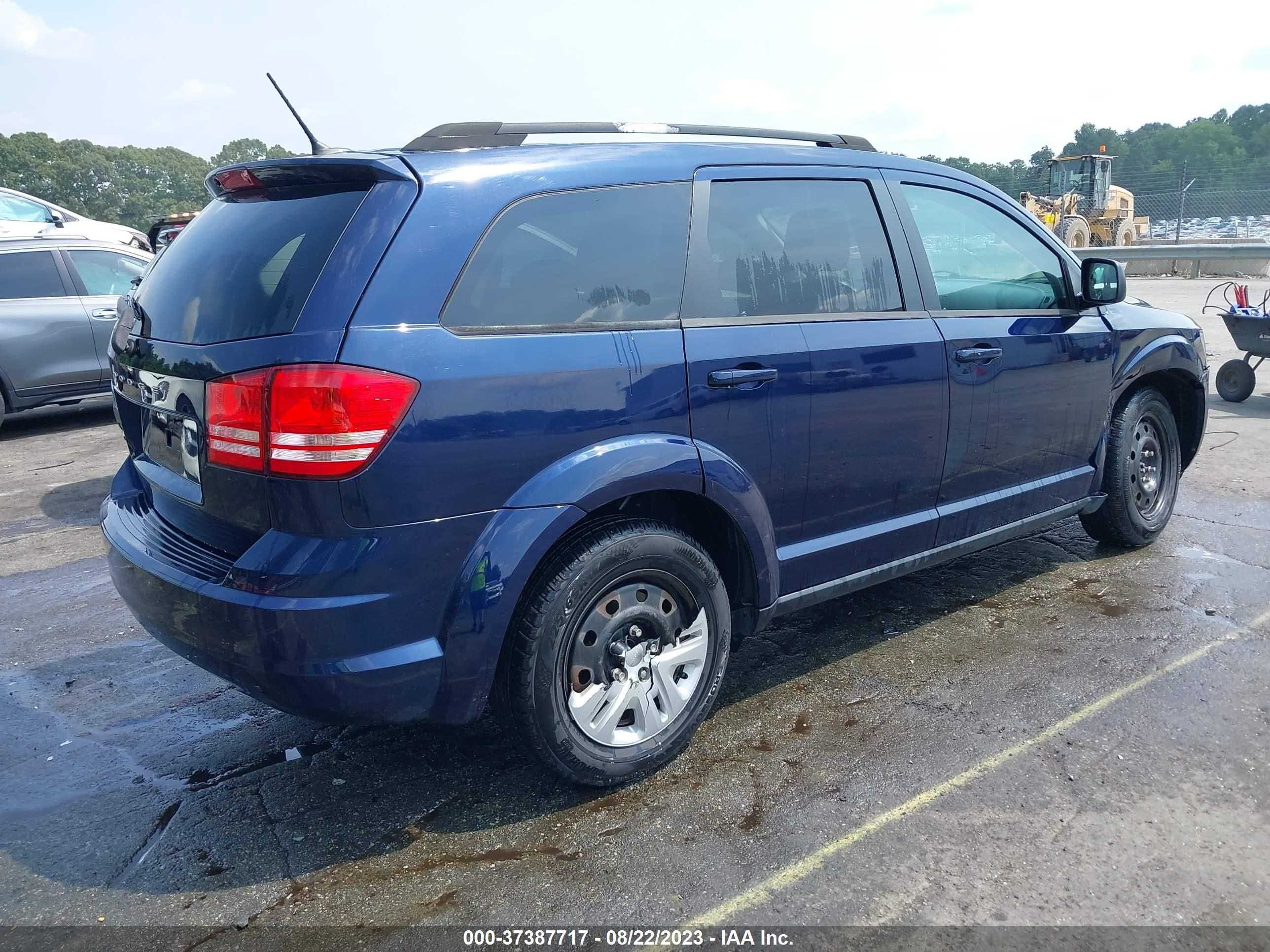 Photo 3 VIN: 3C4PDCAB4JT235980 - DODGE JOURNEY 