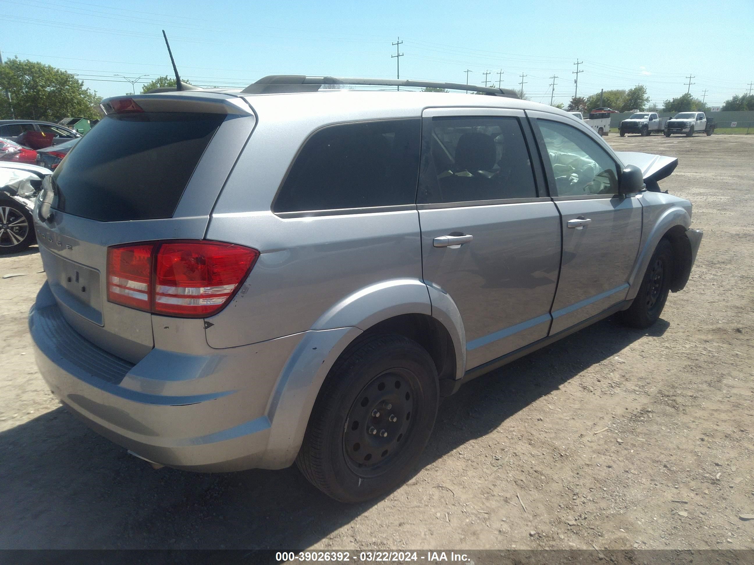 Photo 3 VIN: 3C4PDCAB4JT443504 - DODGE JOURNEY 