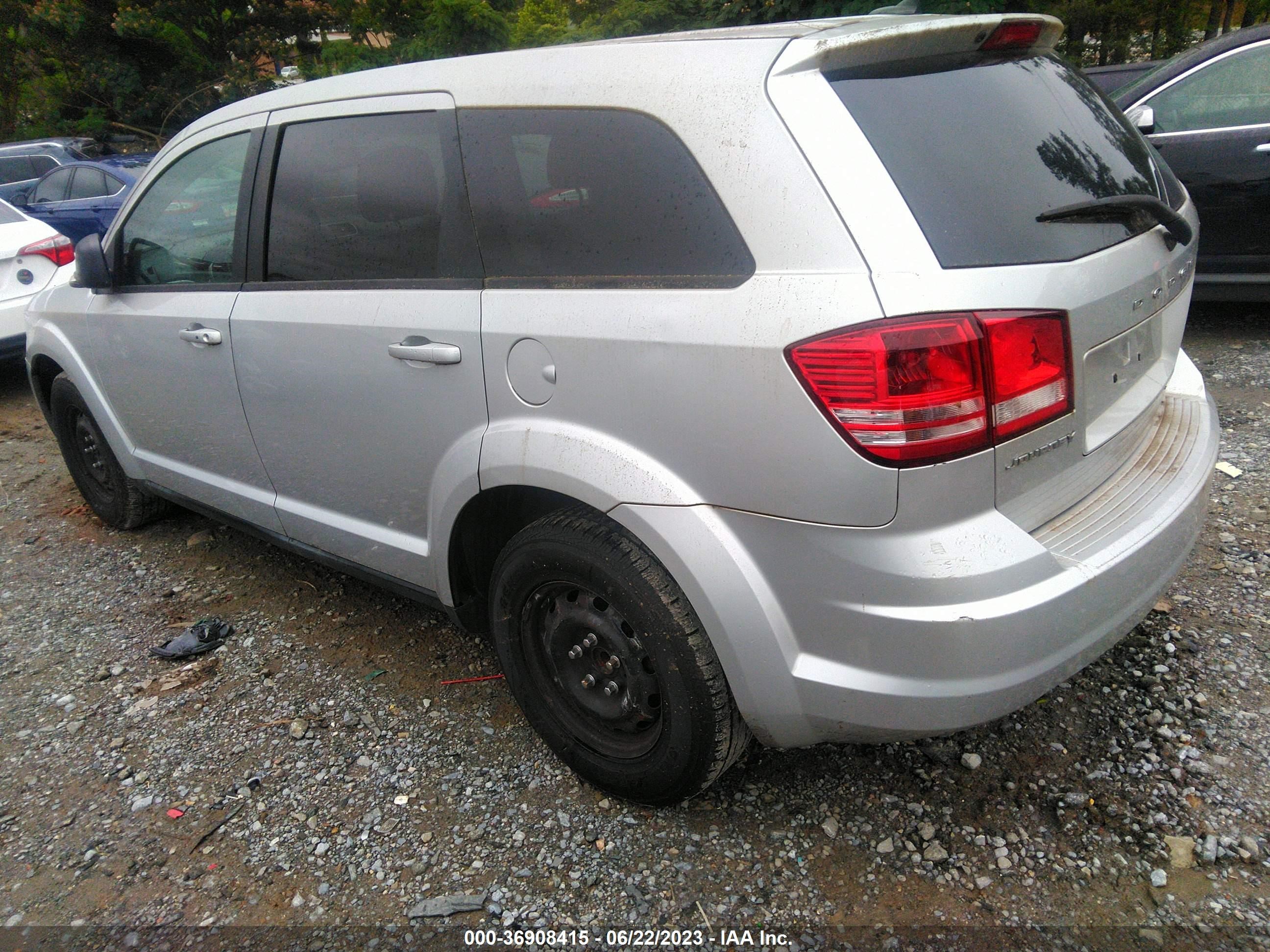 Photo 3 VIN: 3C4PDCAB5CT143621 - DODGE JOURNEY 