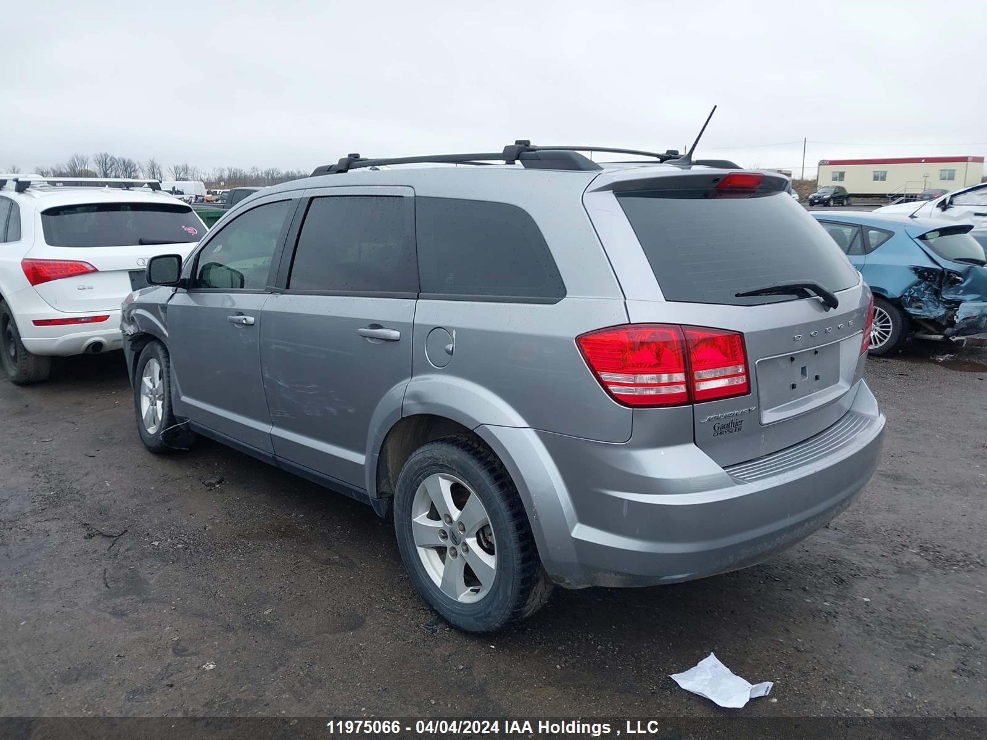 Photo 2 VIN: 3C4PDCAB5JT189480 - DODGE JOURNEY 