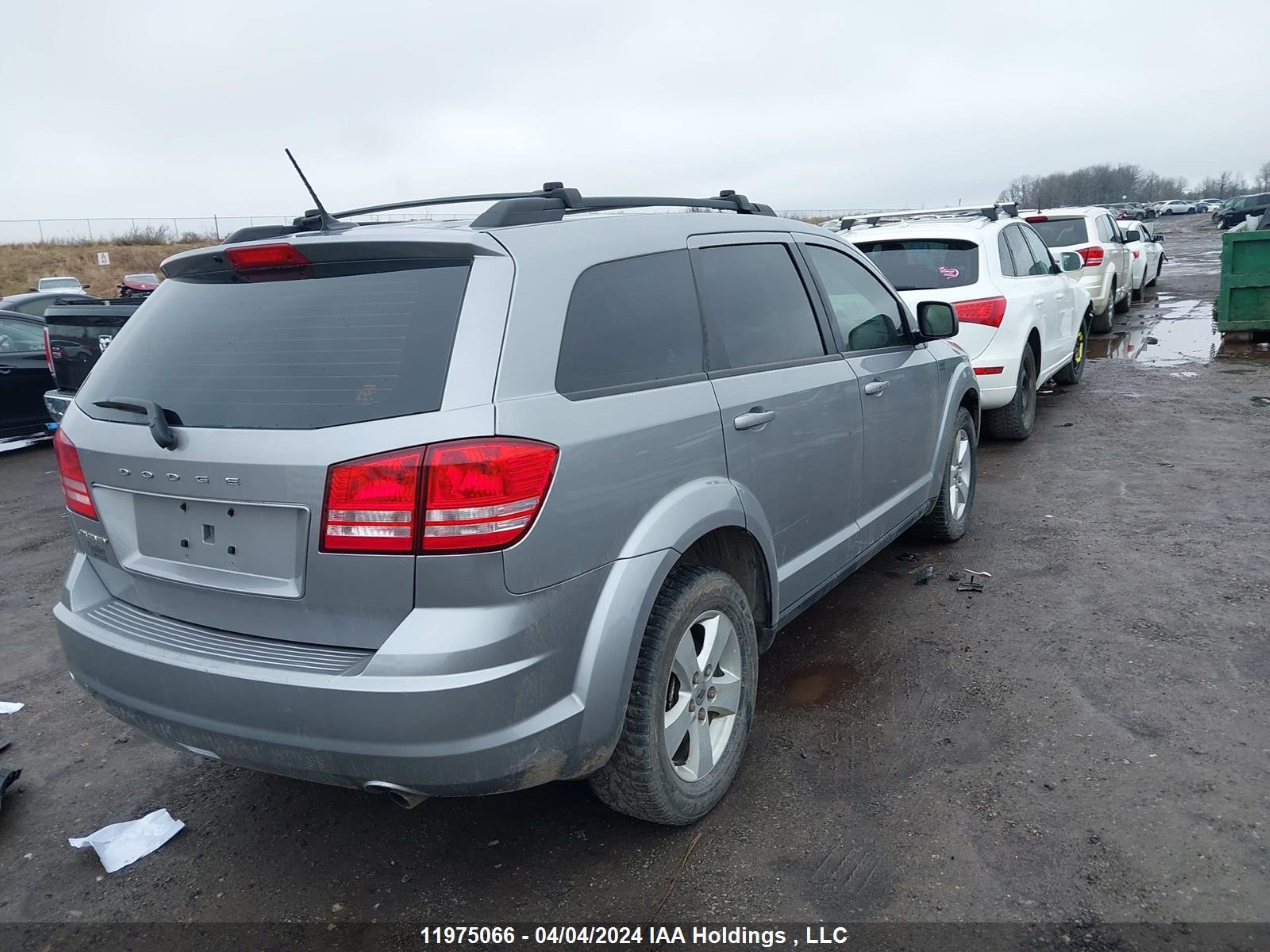 Photo 3 VIN: 3C4PDCAB5JT189480 - DODGE JOURNEY 