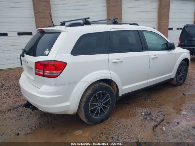 Photo 3 VIN: 3C4PDCAB5JT443169 - DODGE JOURNEY 