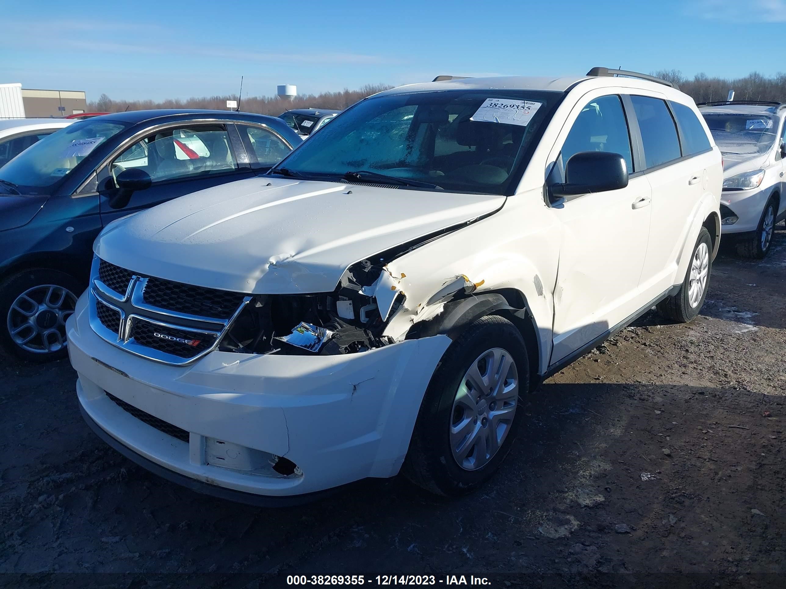 Photo 1 VIN: 3C4PDCAB6JT183011 - DODGE JOURNEY 