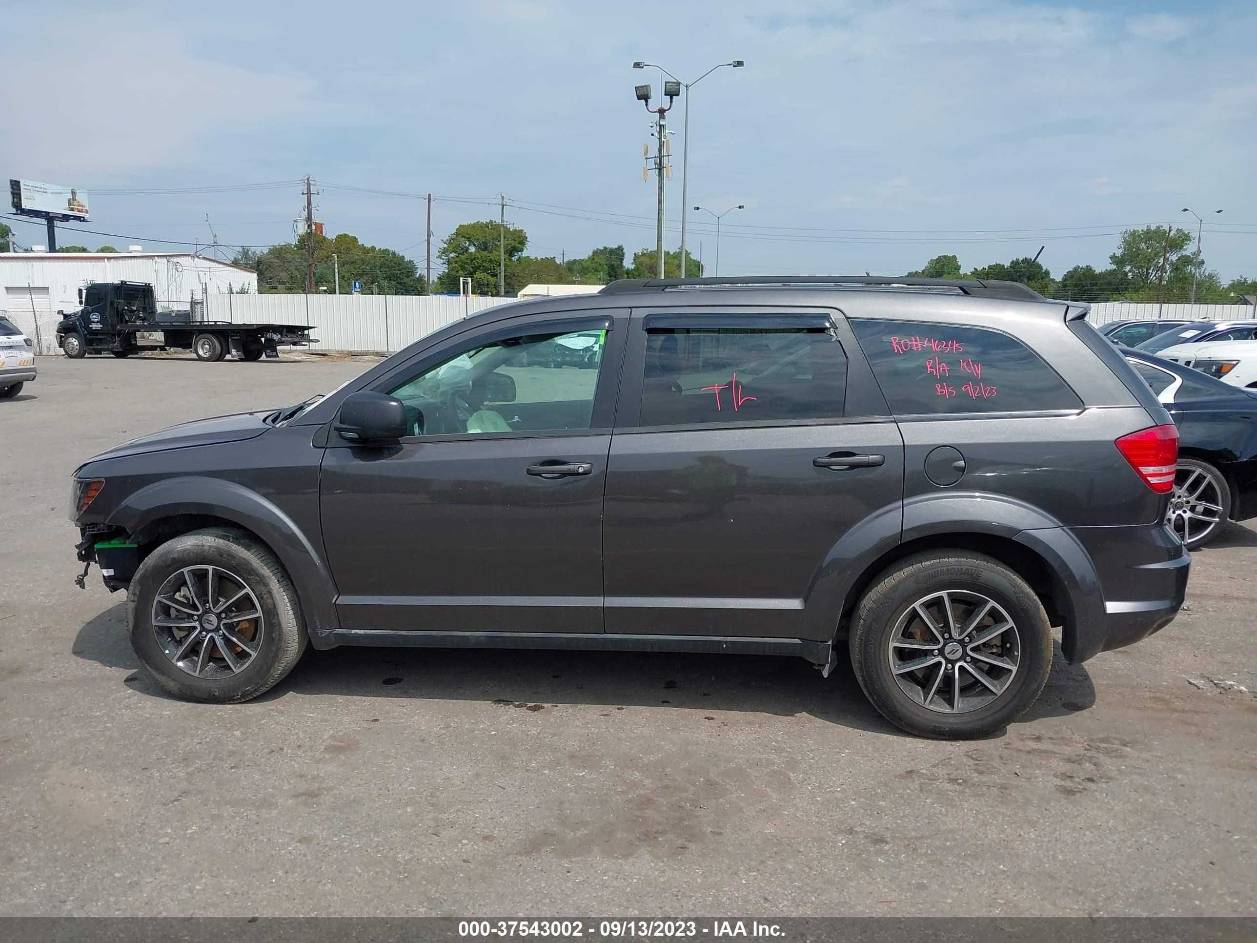 Photo 12 VIN: 3C4PDCAB6JT276014 - DODGE JOURNEY 