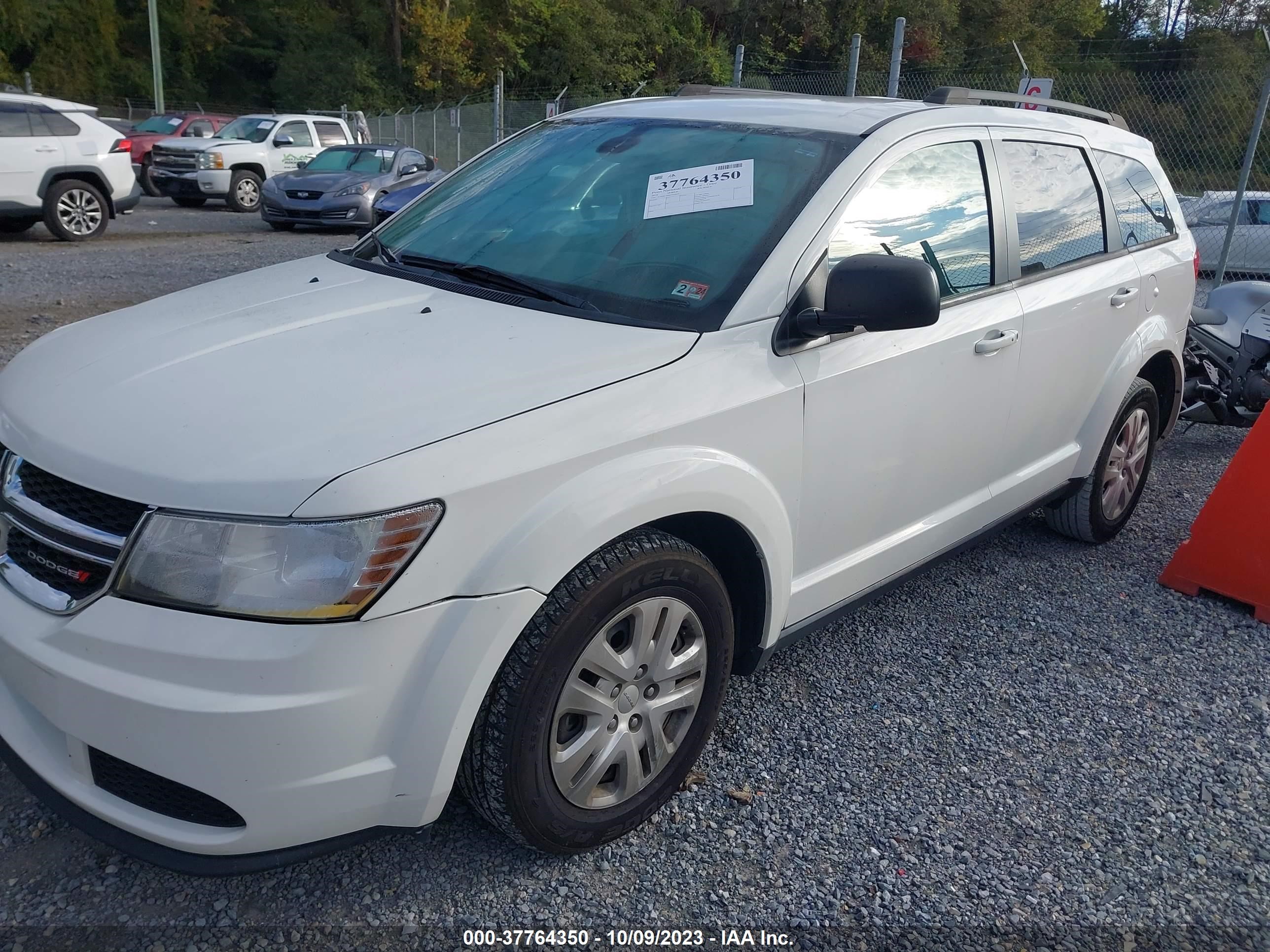 Photo 1 VIN: 3C4PDCAB6JT429846 - DODGE JOURNEY 