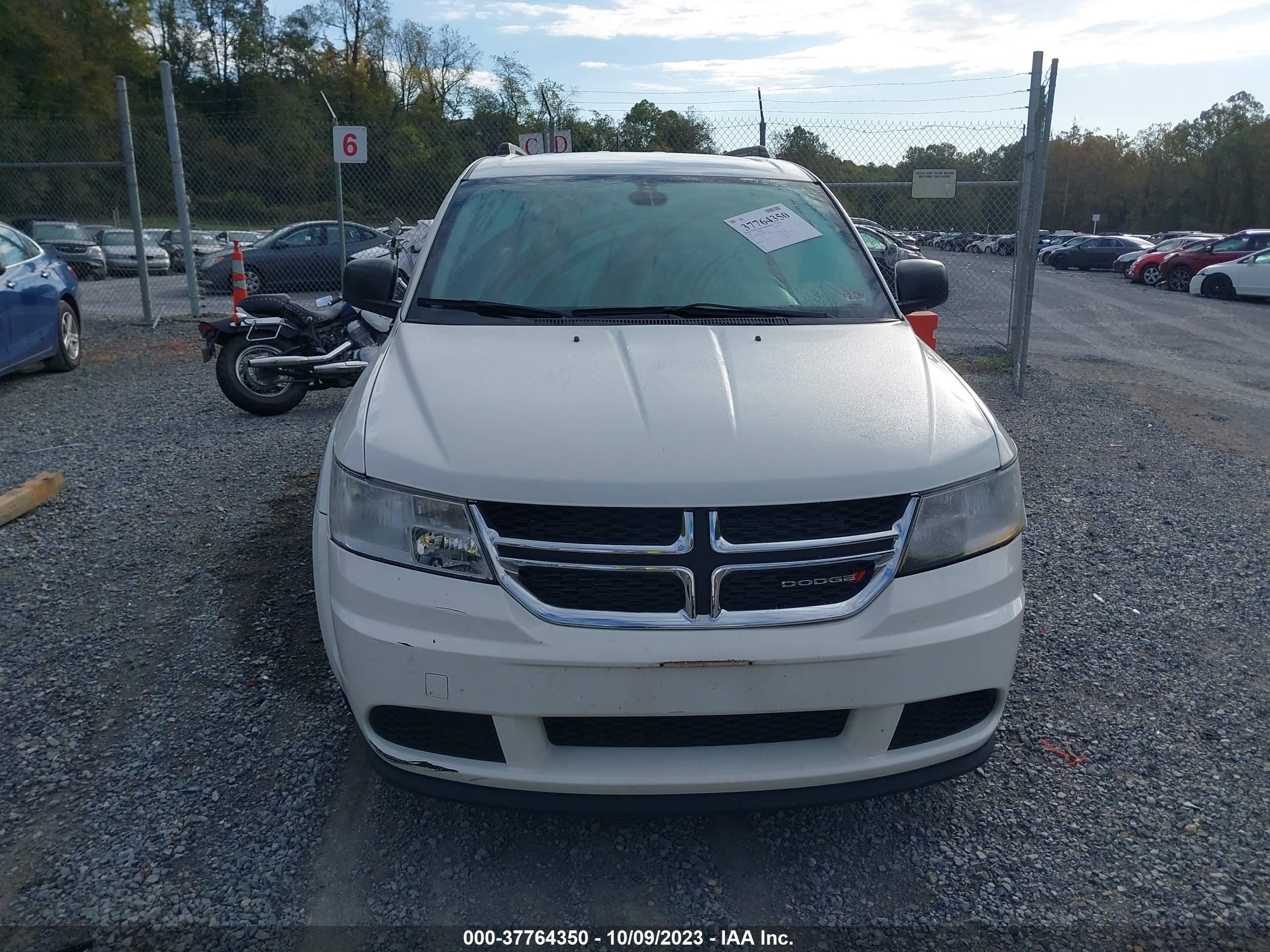 Photo 11 VIN: 3C4PDCAB6JT429846 - DODGE JOURNEY 