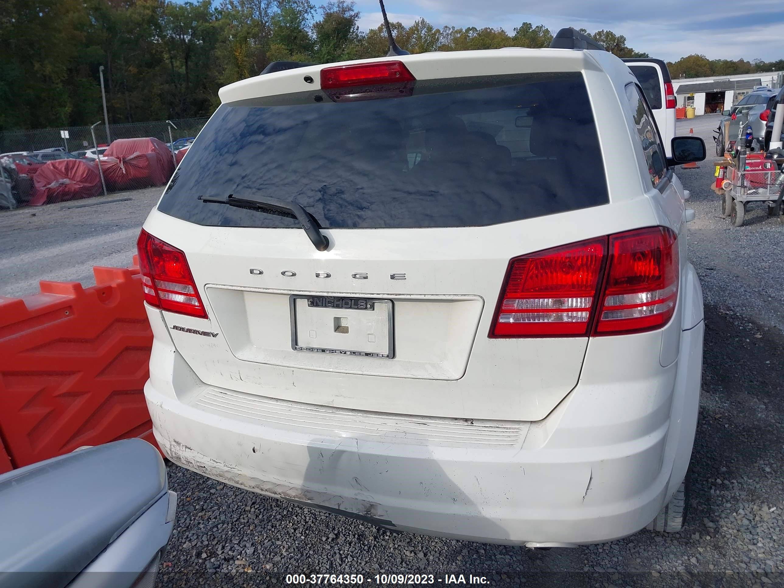 Photo 15 VIN: 3C4PDCAB6JT429846 - DODGE JOURNEY 