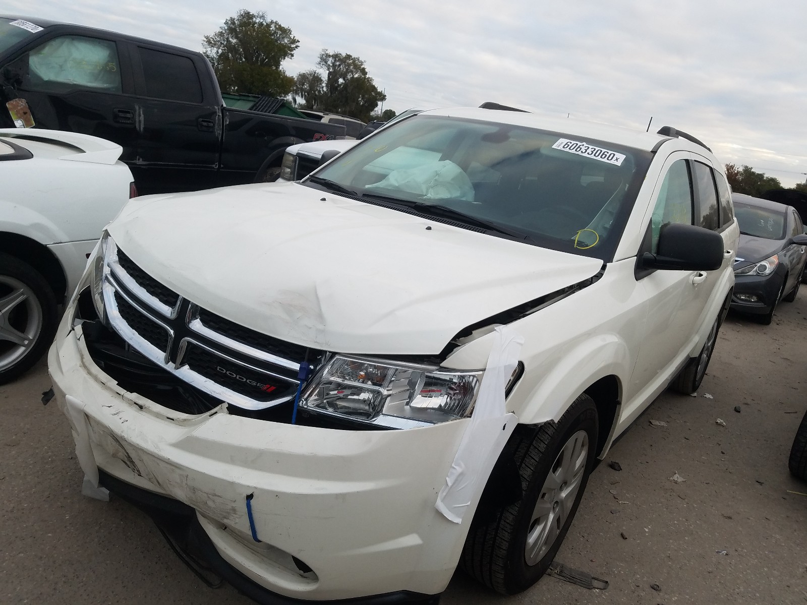 Photo 1 VIN: 3C4PDCAB6JT529252 - DODGE JOURNEY 