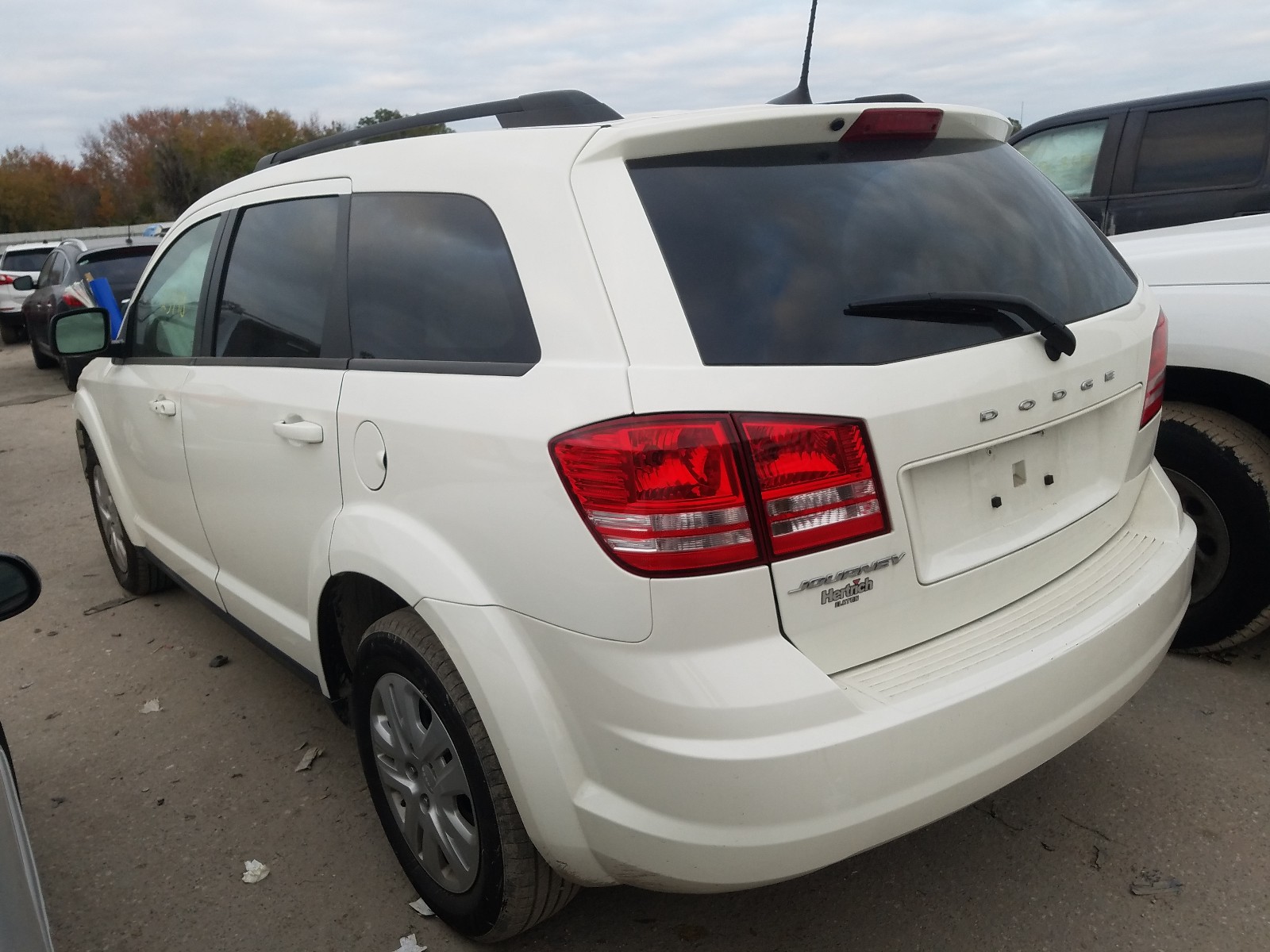 Photo 2 VIN: 3C4PDCAB6JT529252 - DODGE JOURNEY 