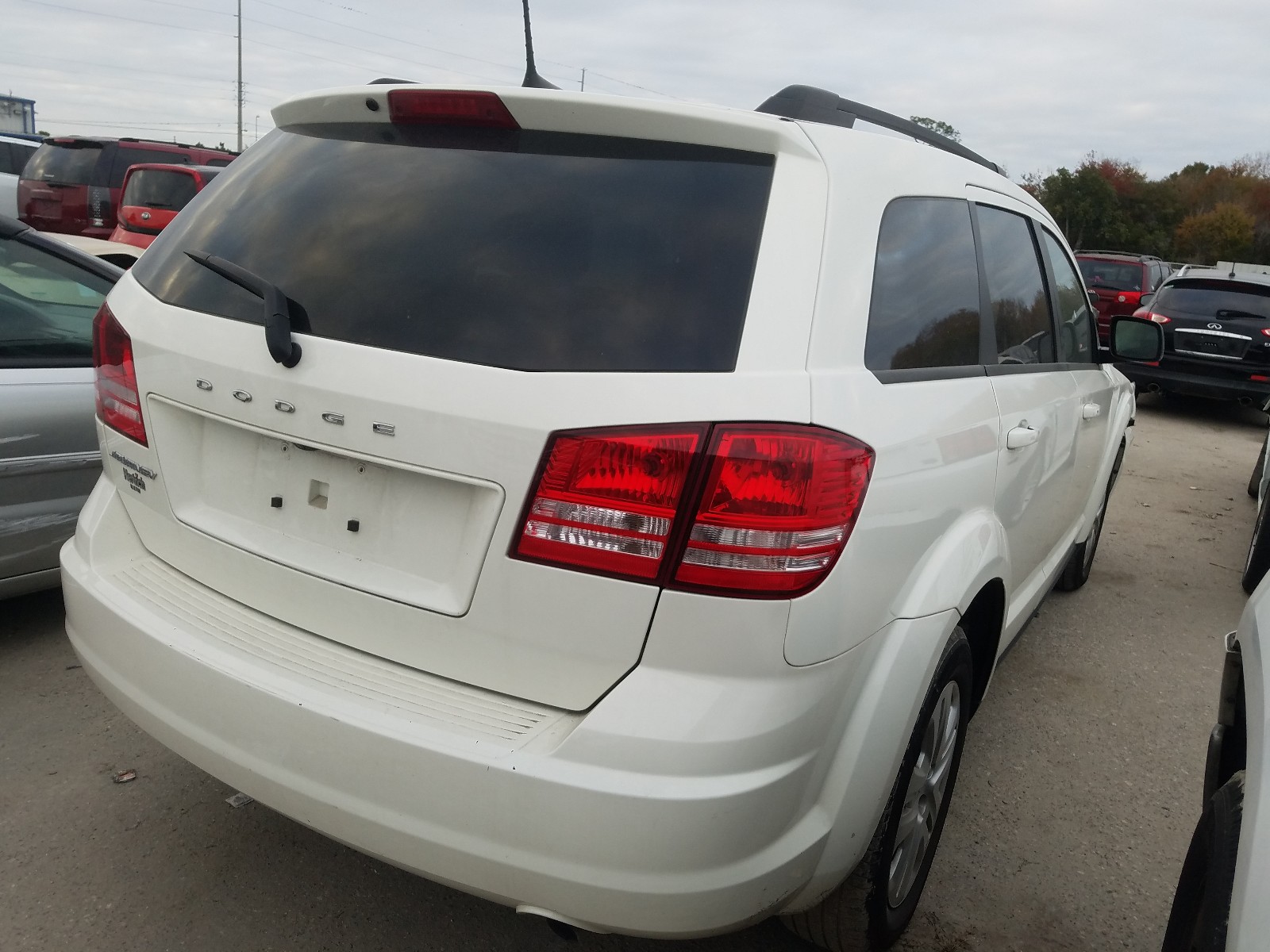 Photo 3 VIN: 3C4PDCAB6JT529252 - DODGE JOURNEY 