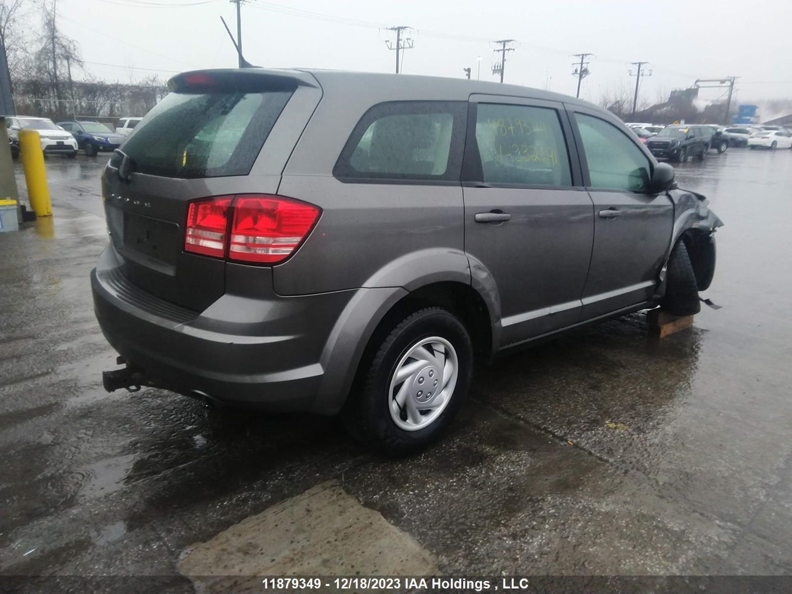 Photo 3 VIN: 3C4PDCAB7CT332691 - DODGE JOURNEY 