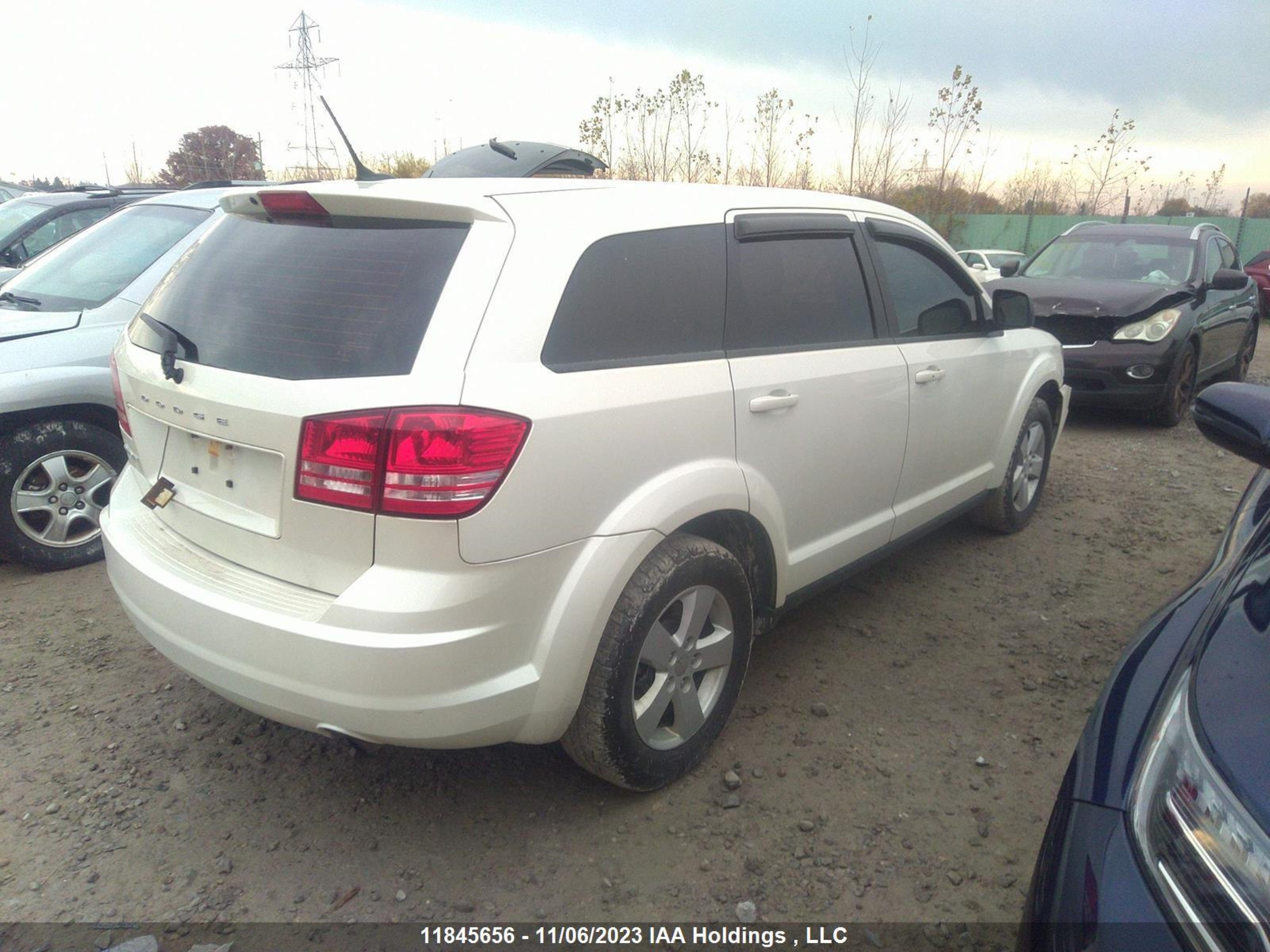 Photo 3 VIN: 3C4PDCAB7FT581030 - DODGE JOURNEY 