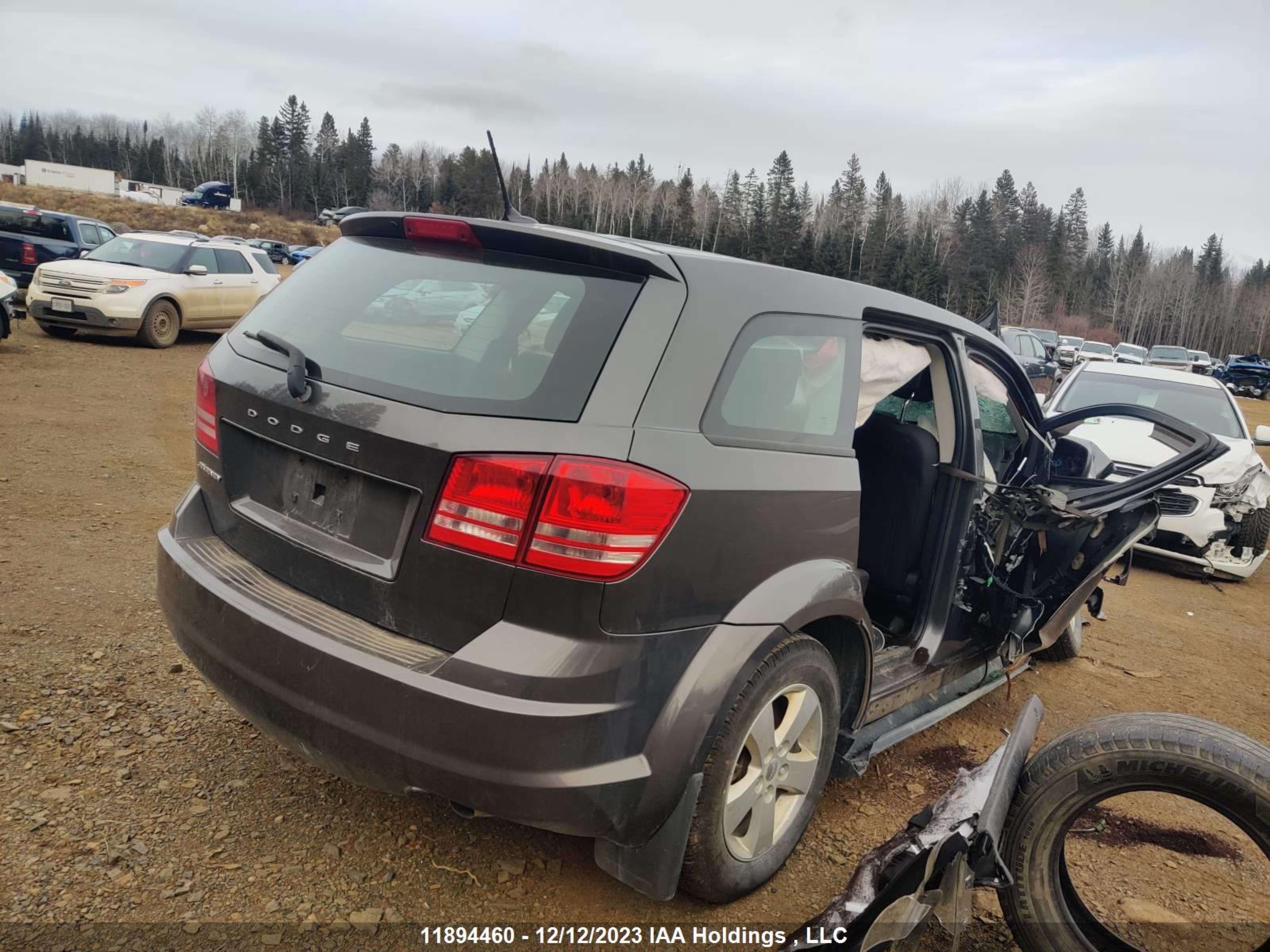 Photo 4 VIN: 3C4PDCAB7FT587202 - DODGE JOURNEY 