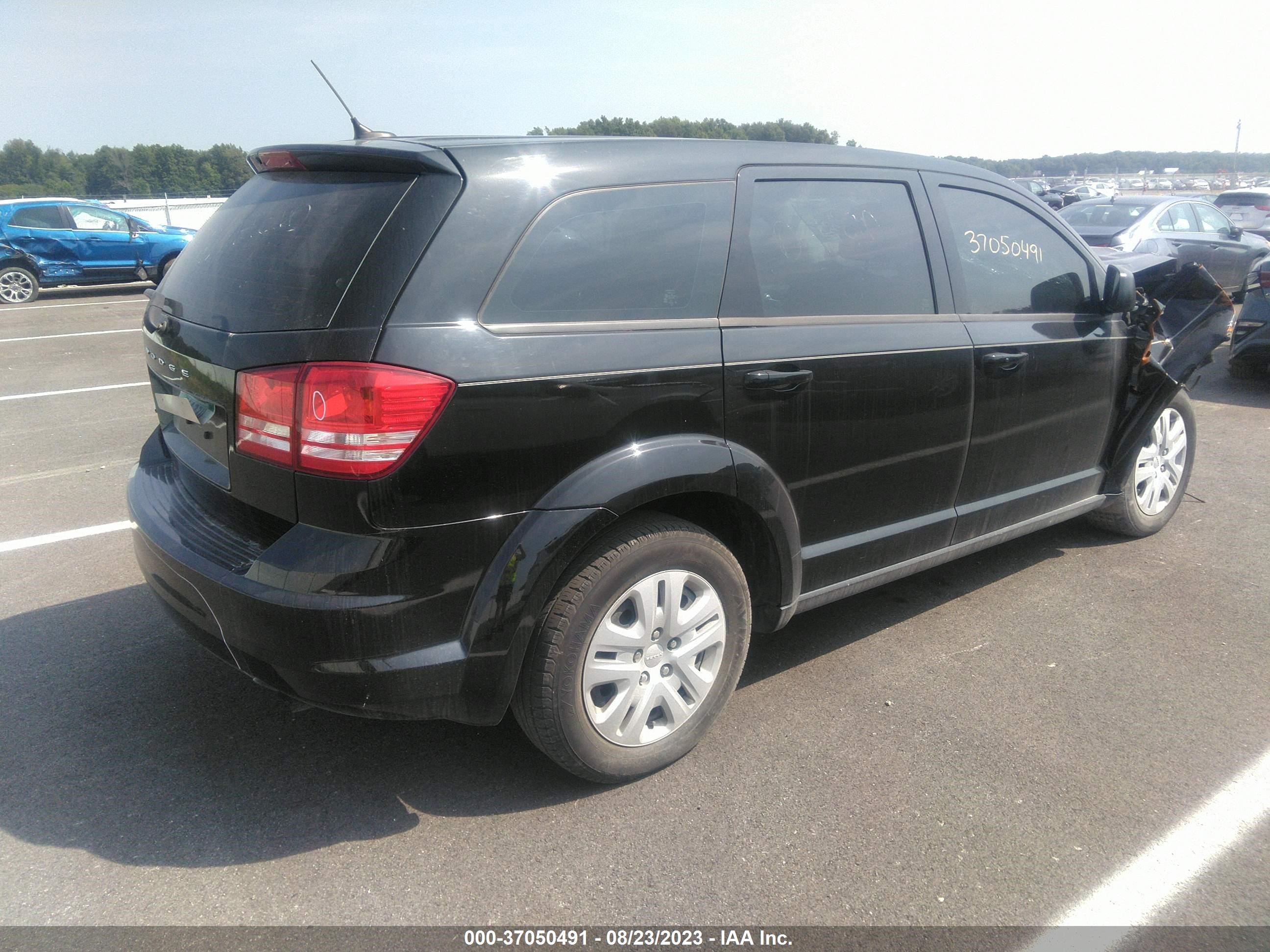 Photo 3 VIN: 3C4PDCAB7FT587474 - DODGE JOURNEY 