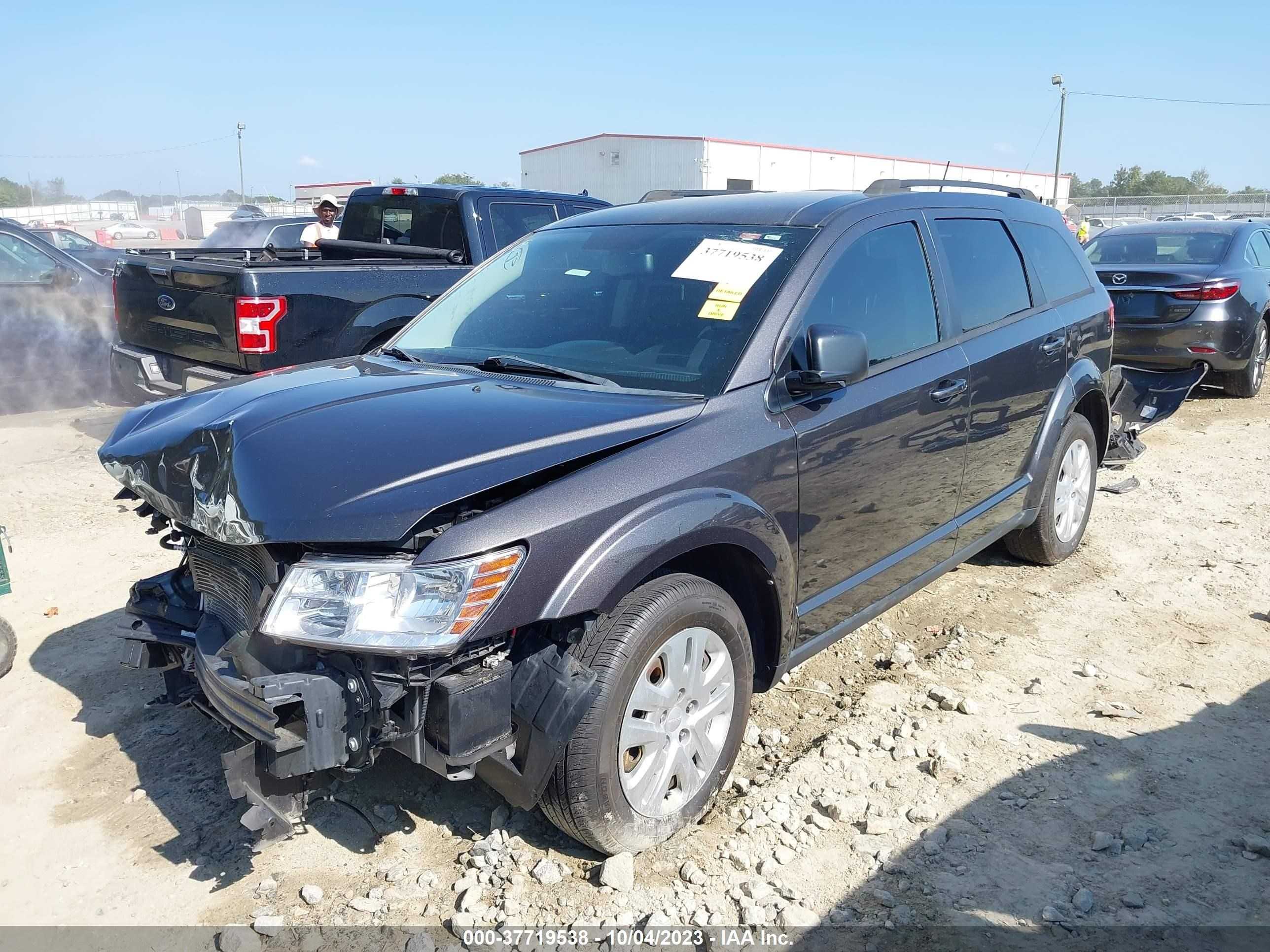 Photo 1 VIN: 3C4PDCAB7GT245069 - DODGE JOURNEY 