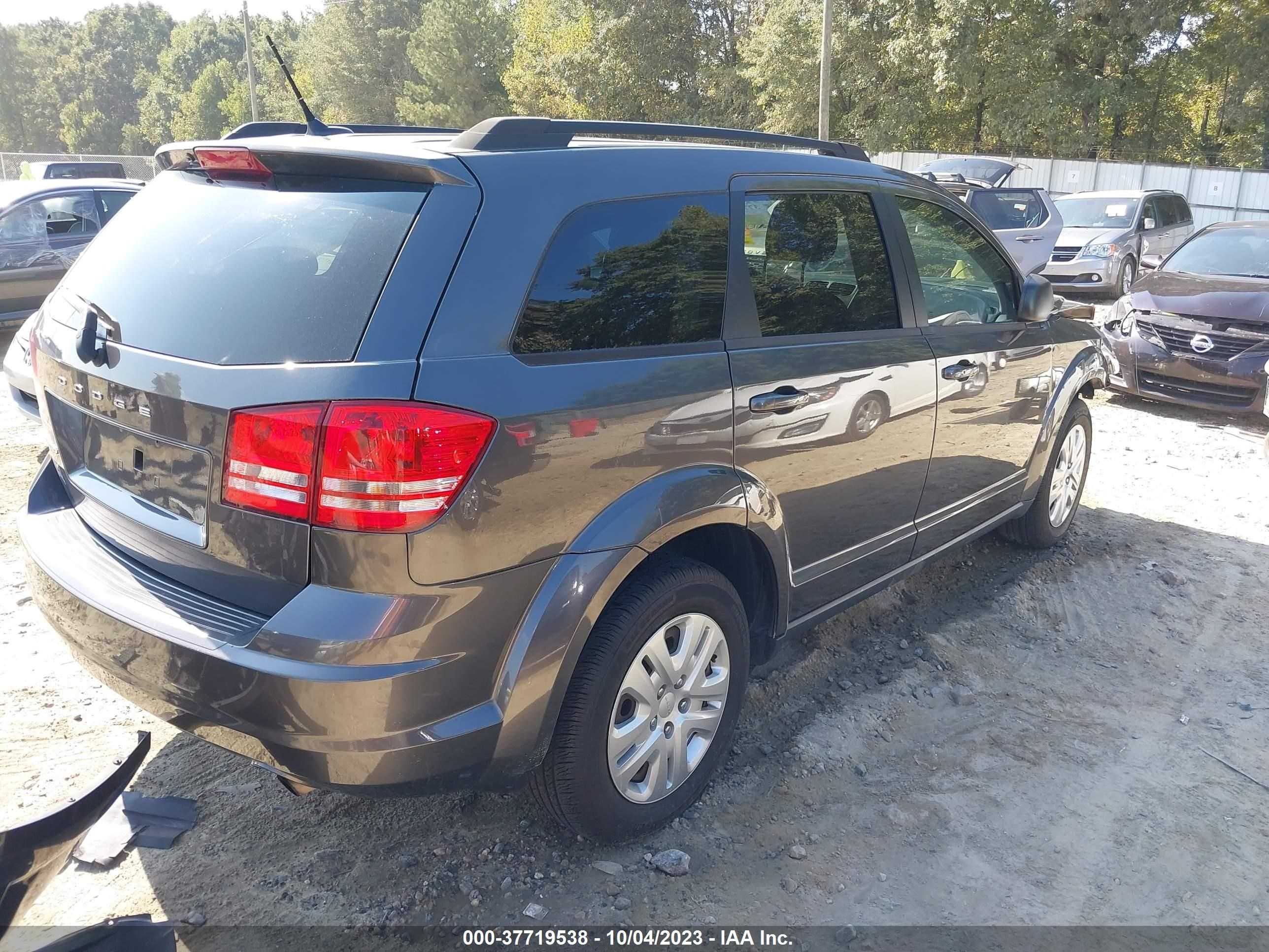 Photo 3 VIN: 3C4PDCAB7GT245069 - DODGE JOURNEY 