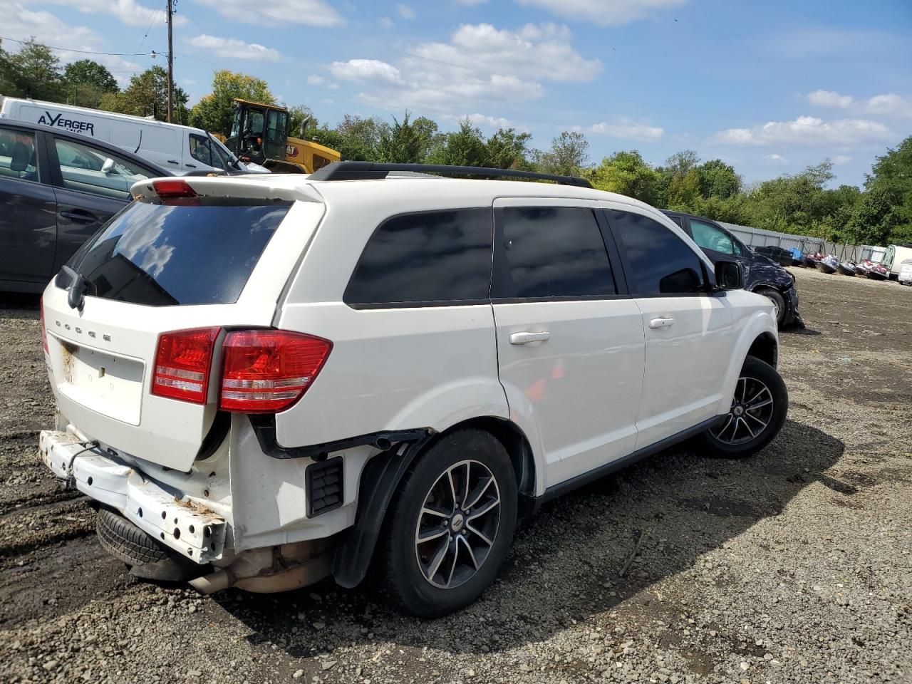 Photo 2 VIN: 3C4PDCAB7JT171790 - DODGE JOURNEY 