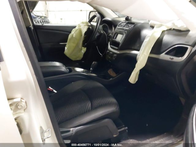 Photo 4 VIN: 3C4PDCAB7JT195961 - DODGE JOURNEY 