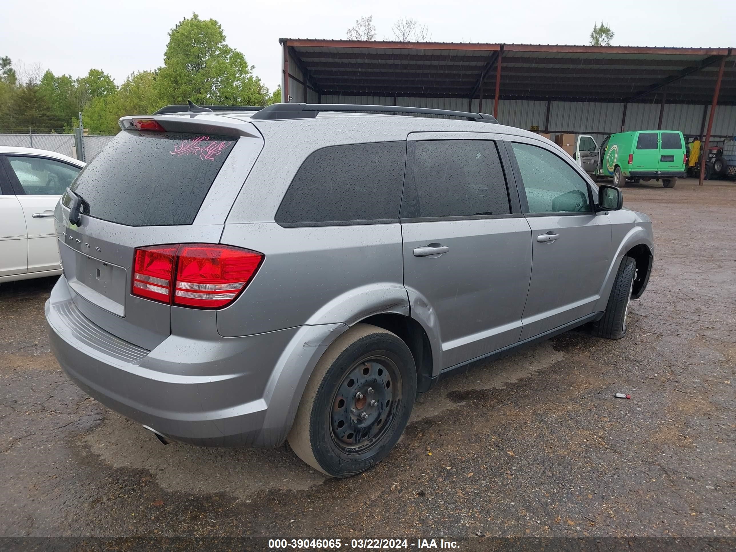 Photo 3 VIN: 3C4PDCAB8HT504332 - DODGE JOURNEY 