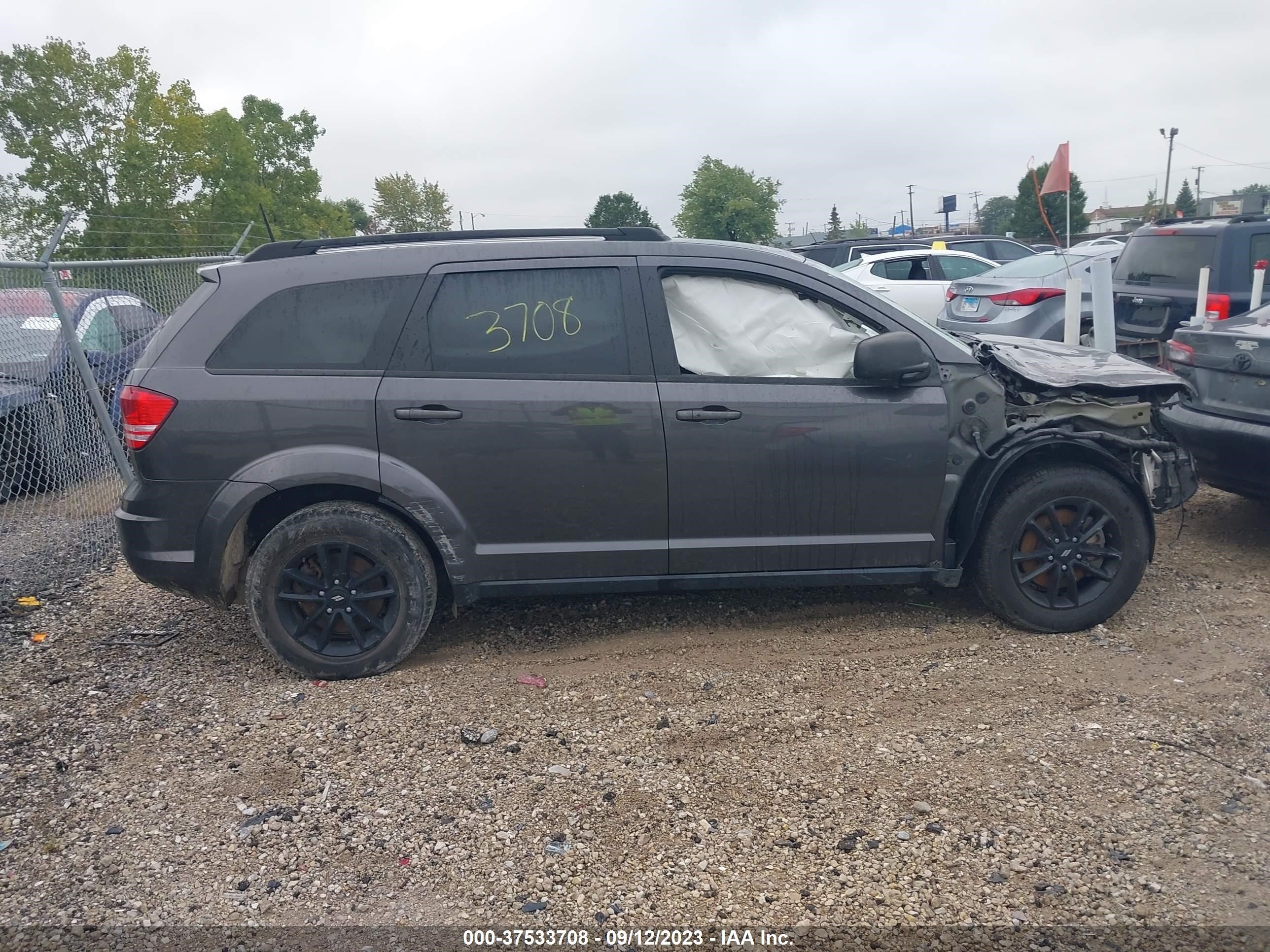 Photo 12 VIN: 3C4PDCAB8LT249545 - DODGE JOURNEY 