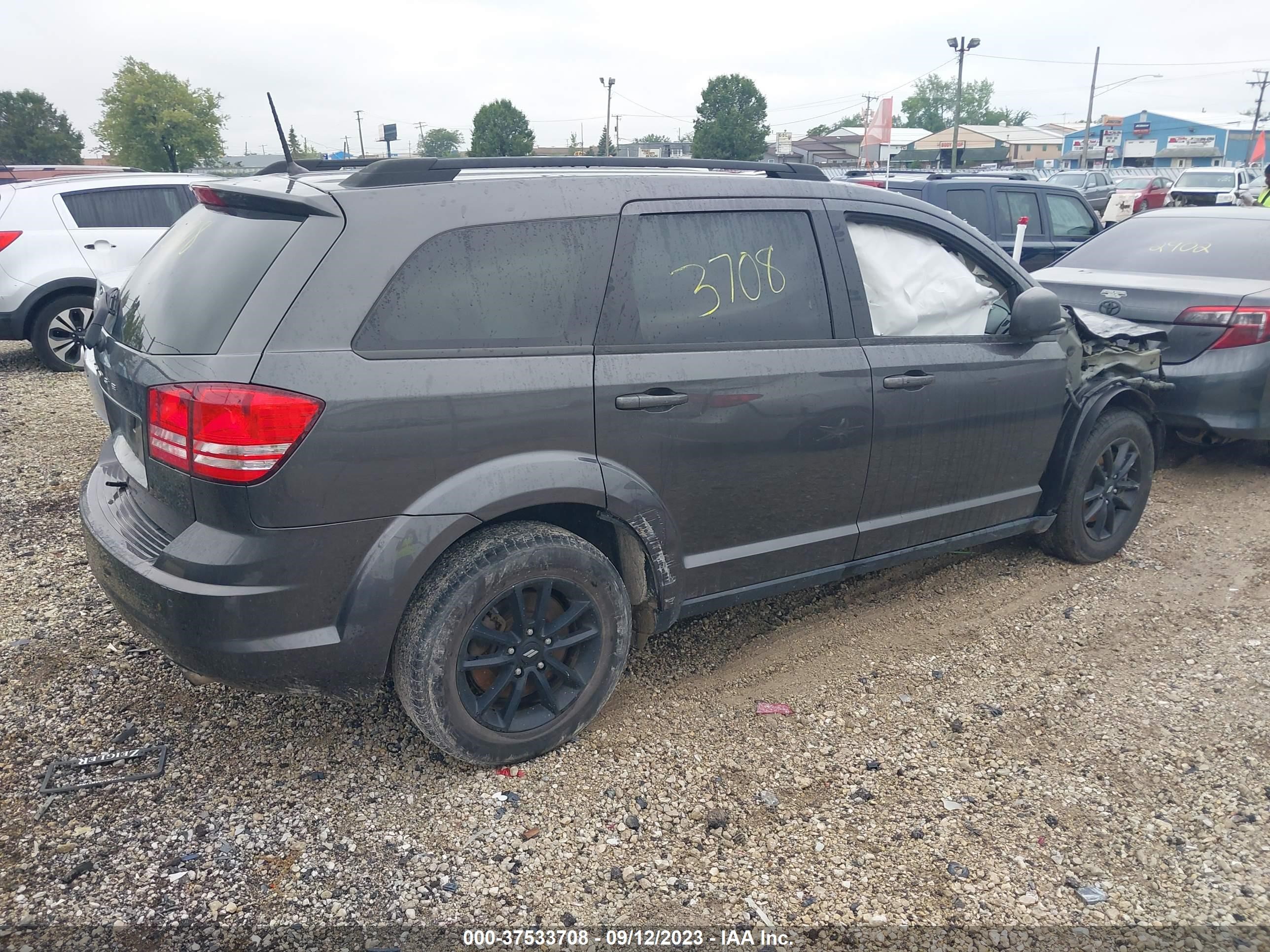 Photo 3 VIN: 3C4PDCAB8LT249545 - DODGE JOURNEY 