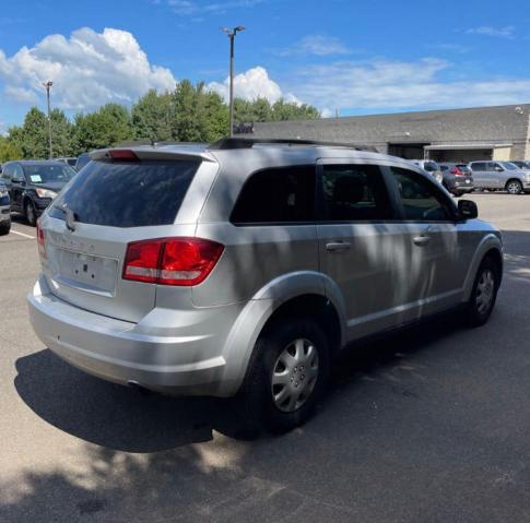 Photo 3 VIN: 3C4PDCAB9CT295062 - DODGE JOURNEY SE 