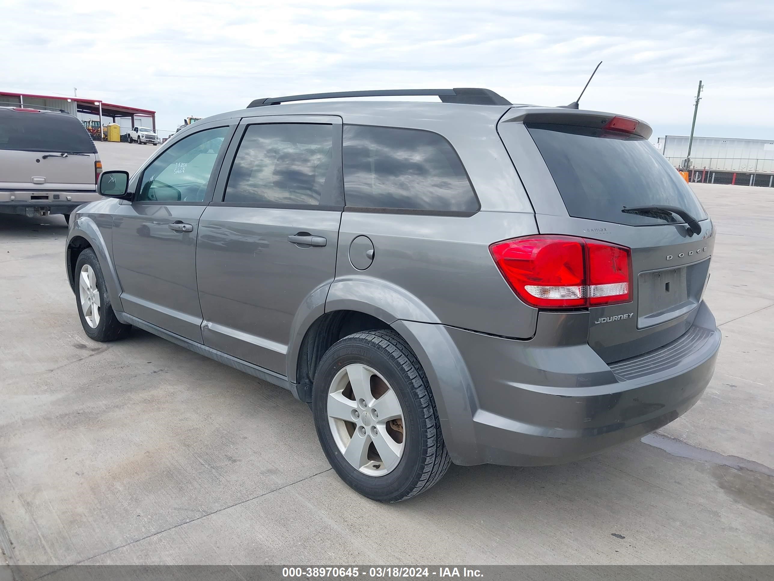 Photo 2 VIN: 3C4PDCAB9DT646960 - DODGE JOURNEY 