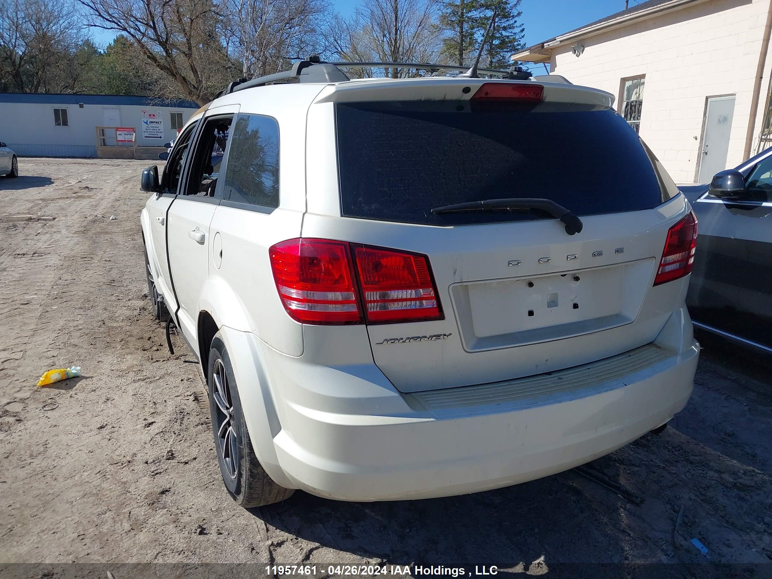 Photo 2 VIN: 3C4PDCAB9FT617624 - DODGE JOURNEY 