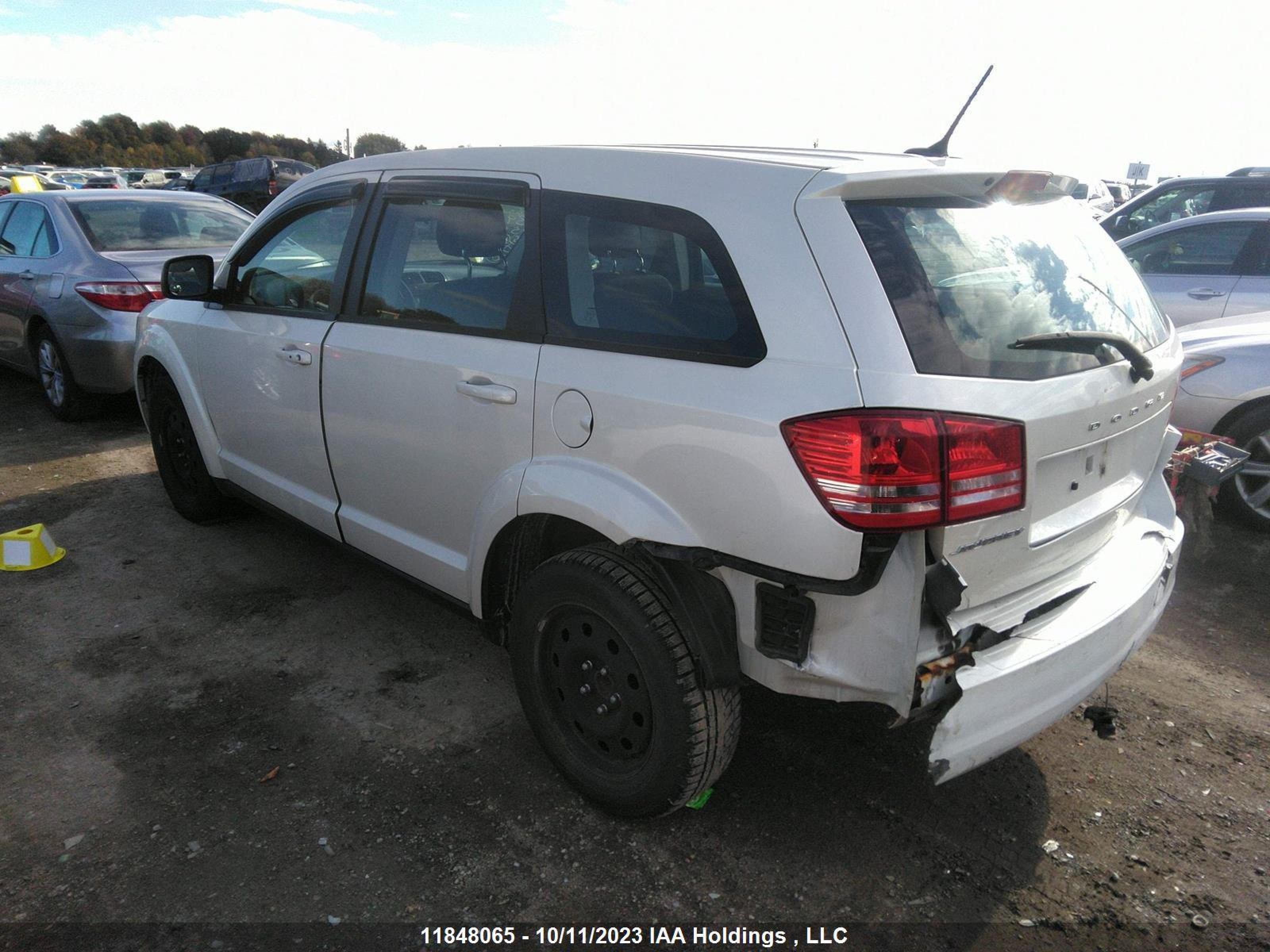 Photo 2 VIN: 3C4PDCAB9FT657914 - DODGE JOURNEY 