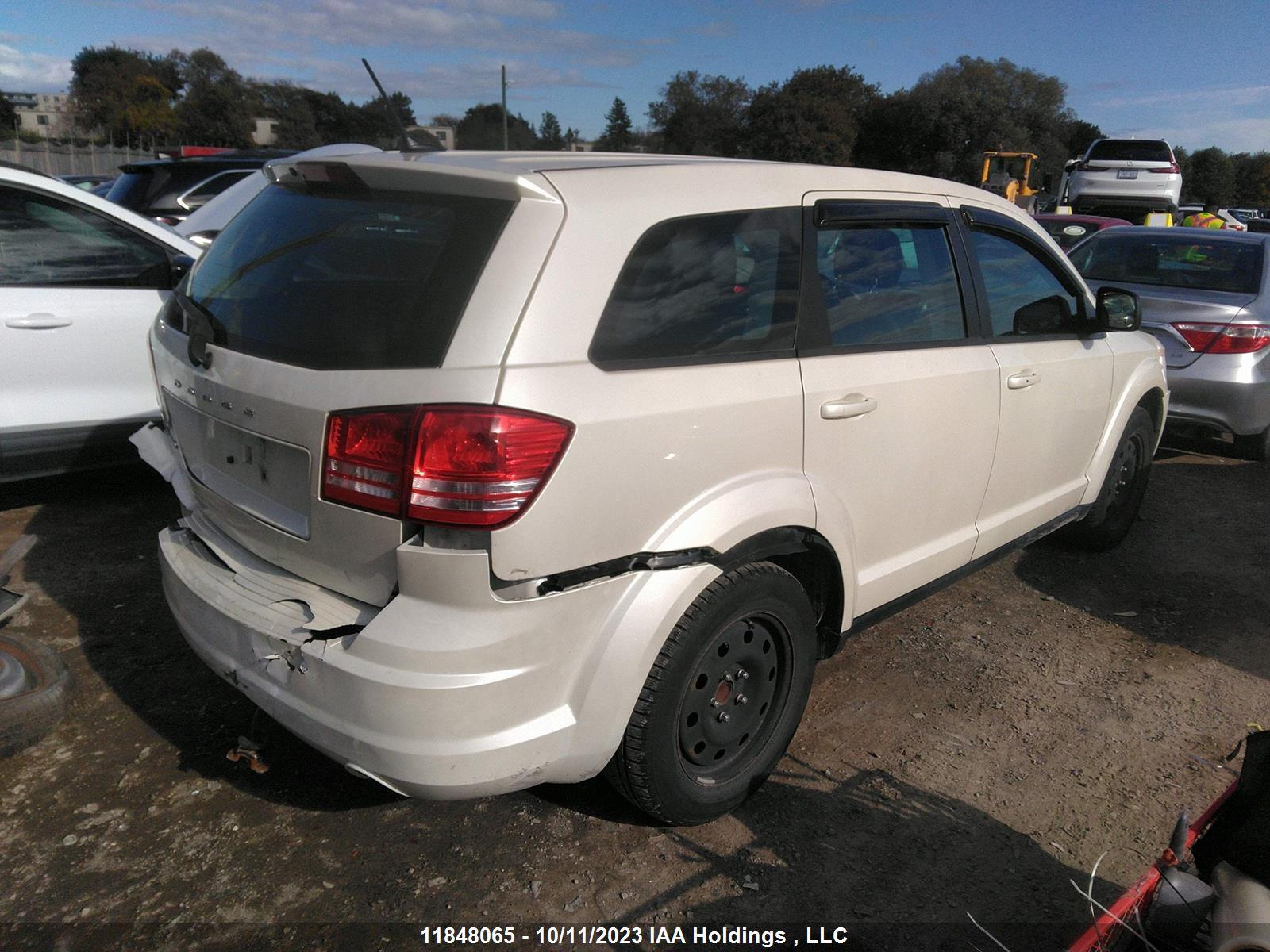 Photo 3 VIN: 3C4PDCAB9FT657914 - DODGE JOURNEY 