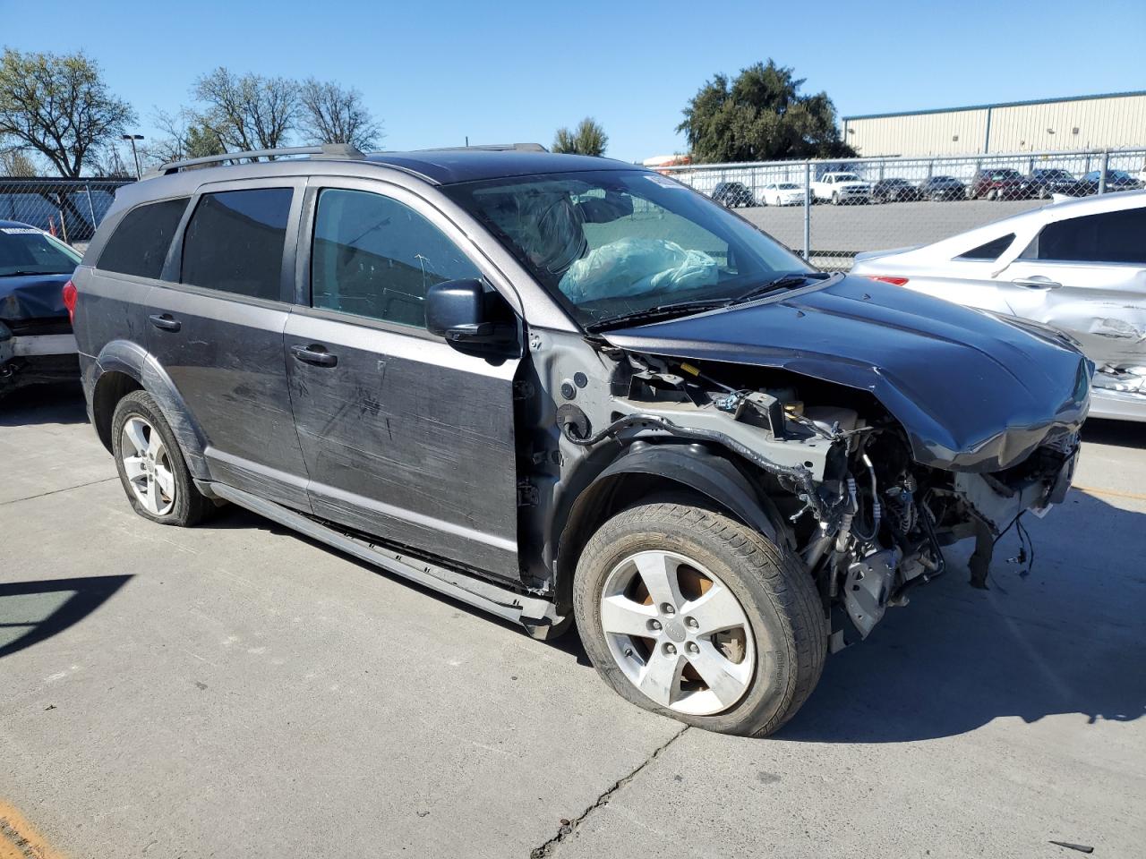 Photo 3 VIN: 3C4PDCAB9GT209920 - DODGE JOURNEY 