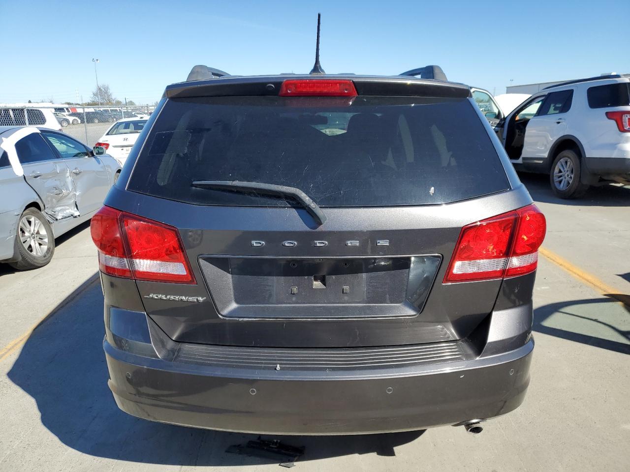 Photo 5 VIN: 3C4PDCAB9GT209920 - DODGE JOURNEY 