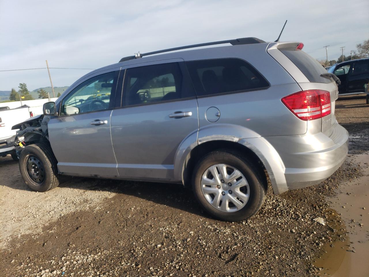 Photo 1 VIN: 3C4PDCAB9JT183116 - DODGE JOURNEY 