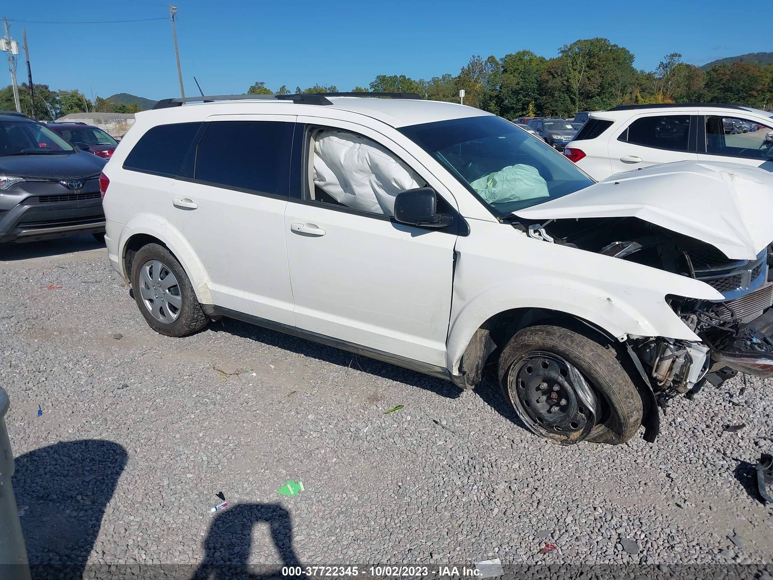 Photo 12 VIN: 3C4PDCAB9JT443109 - DODGE JOURNEY 