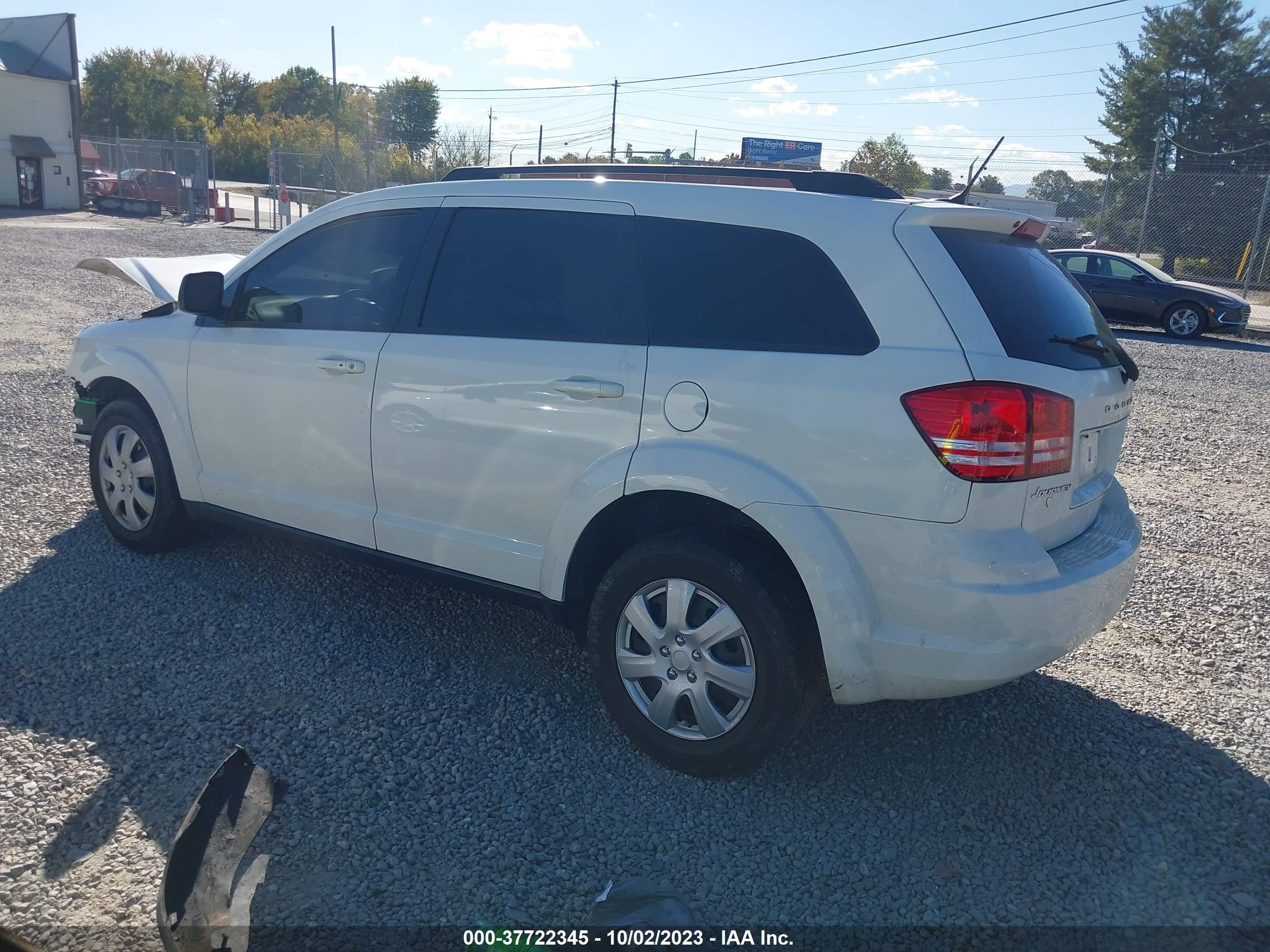 Photo 2 VIN: 3C4PDCAB9JT443109 - DODGE JOURNEY 