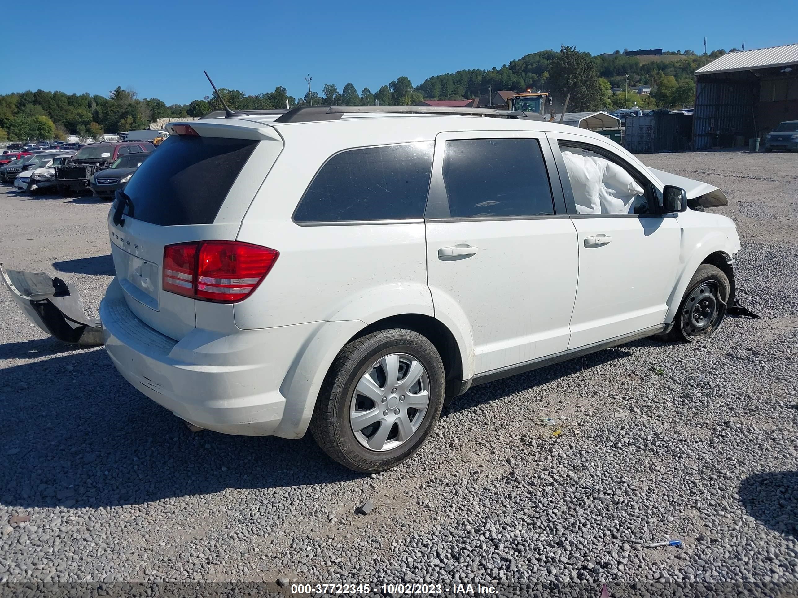 Photo 3 VIN: 3C4PDCAB9JT443109 - DODGE JOURNEY 