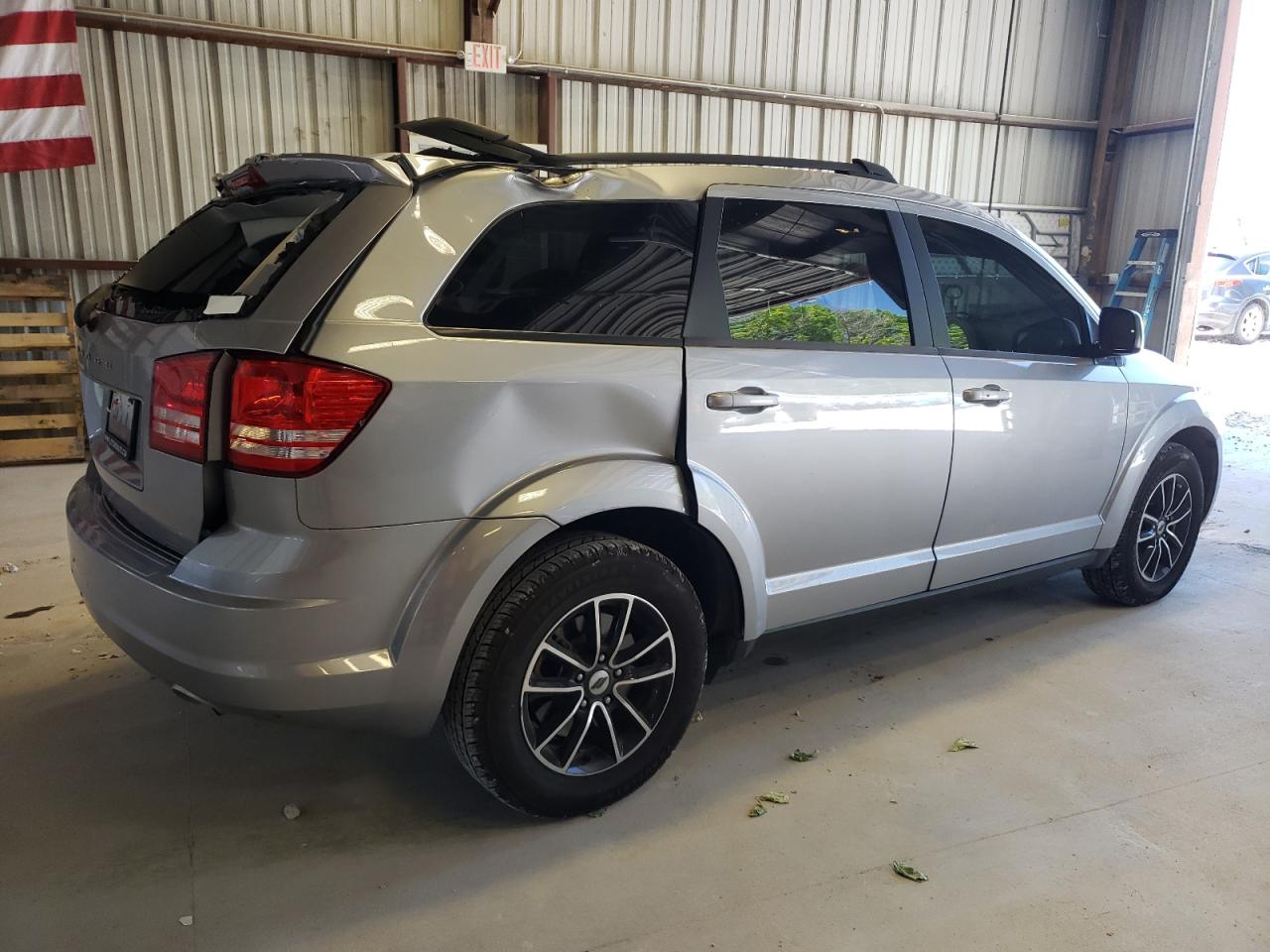 Photo 2 VIN: 3C4PDCAB9JT496473 - DODGE JOURNEY 