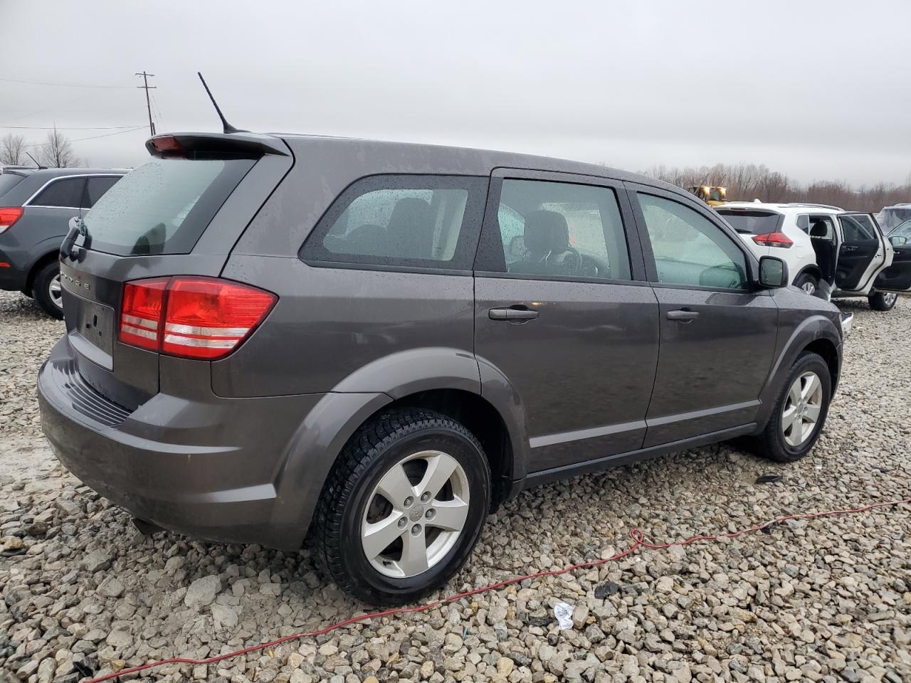 Photo 2 VIN: 3C4PDCABXFT718932 - DODGE JOURNEY 