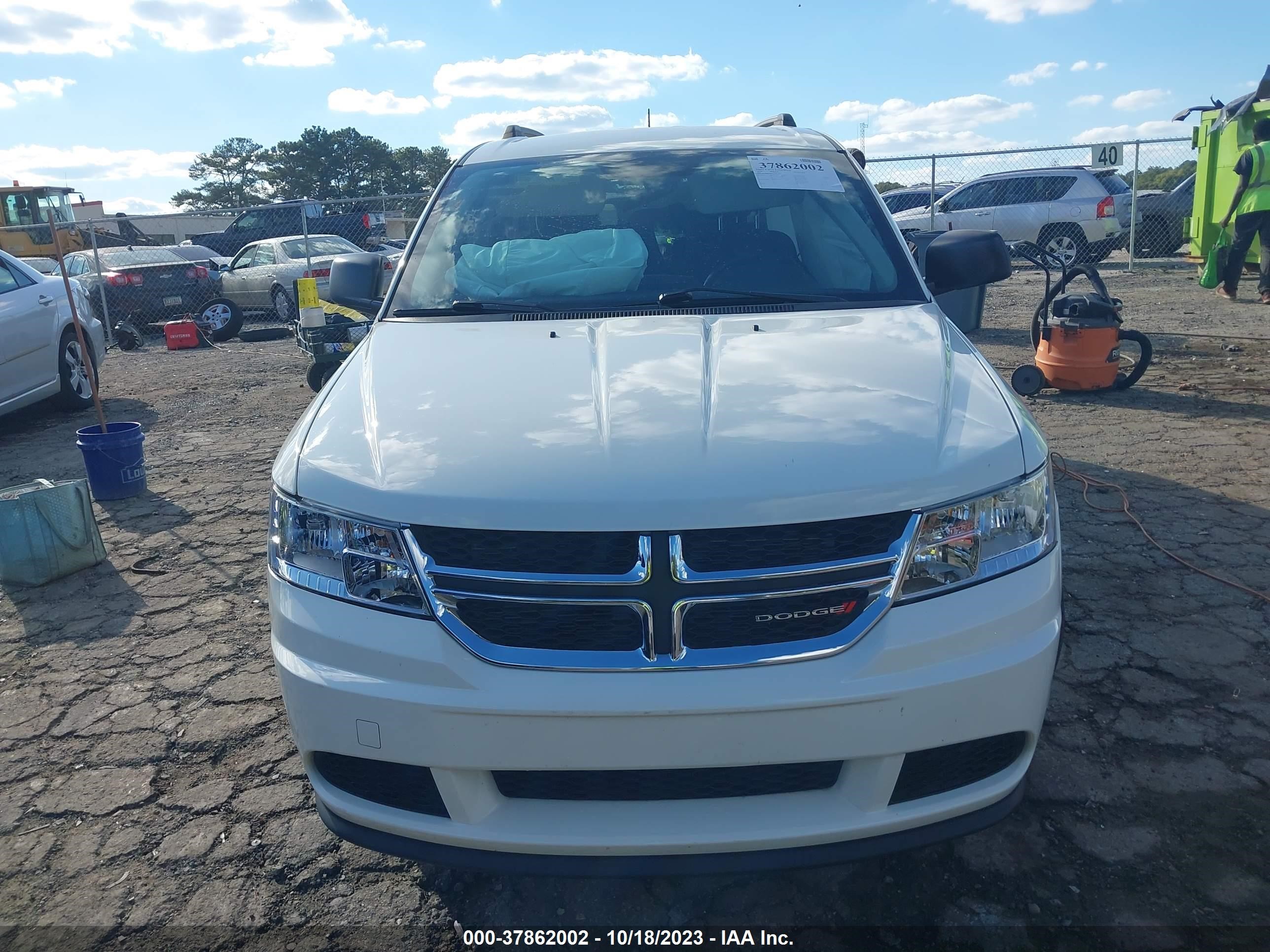 Photo 10 VIN: 3C4PDCABXJT183450 - DODGE JOURNEY 